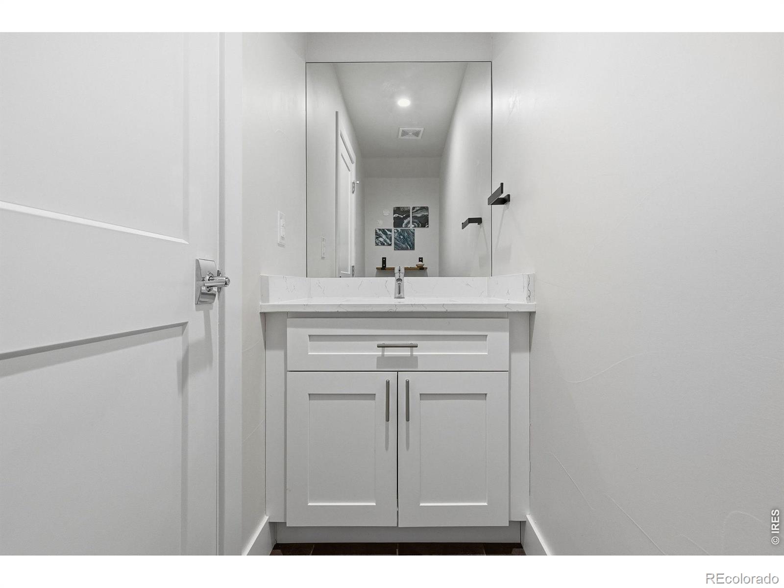MLS Image #15 for 1187 s navajo street,denver, Colorado