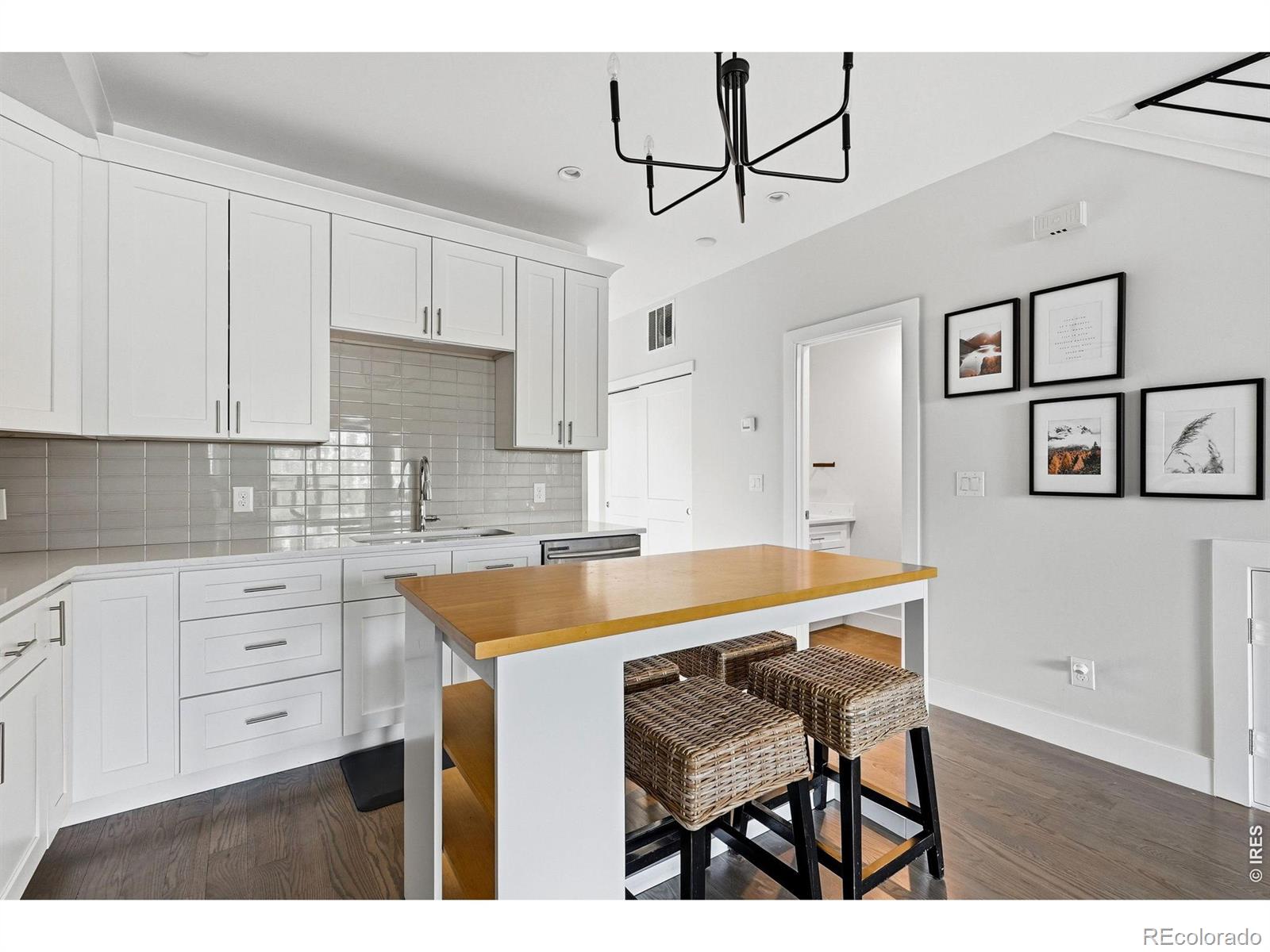 MLS Image #9 for 1187 s navajo street,denver, Colorado
