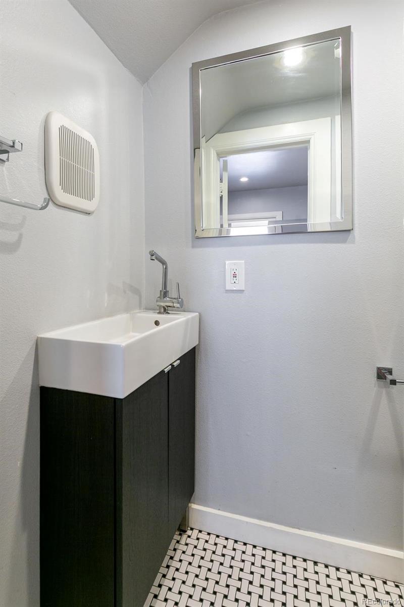 MLS Image #22 for 1538 n milwaukee street,denver, Colorado