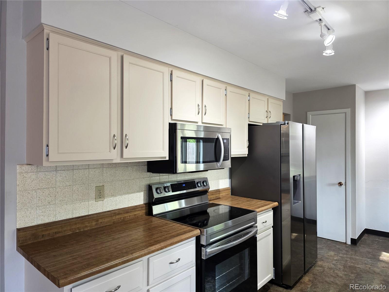 MLS Image #2 for 5915  mercury drive,fort collins, Colorado
