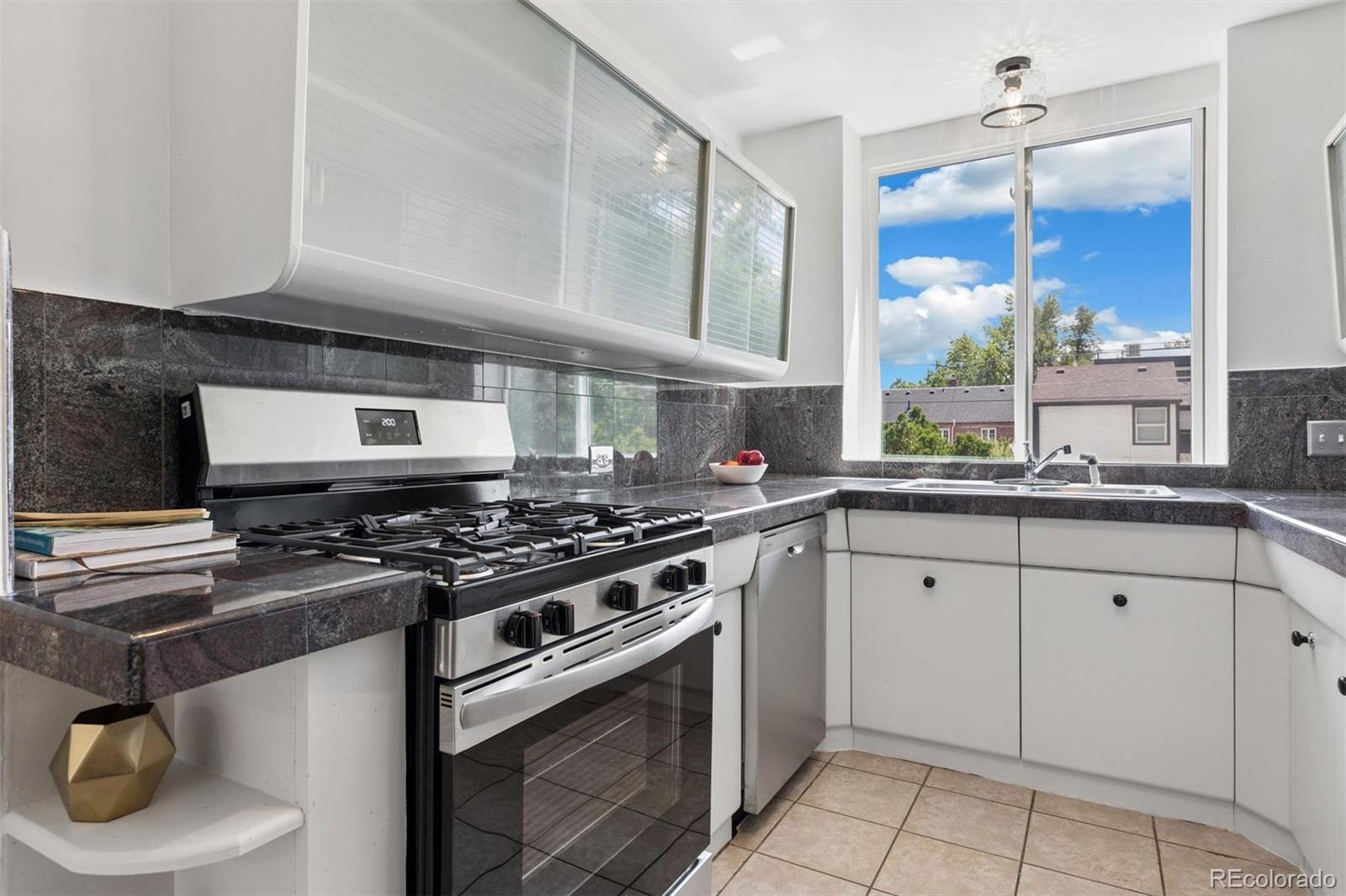 MLS Image #13 for 4430 w 35th avenue,denver, Colorado