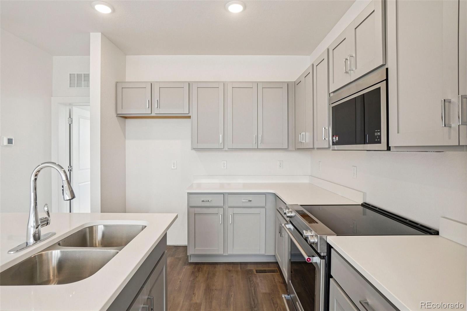 MLS Image #12 for 24141 e 54th place ,aurora, Colorado