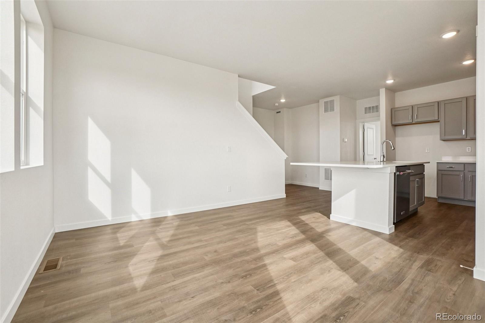 MLS Image #7 for 24141 e 54th place ,aurora, Colorado