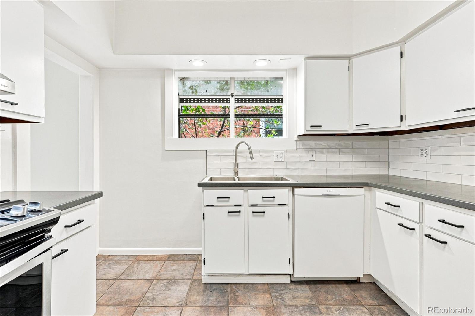 MLS Image #14 for 857  madison street,denver, Colorado