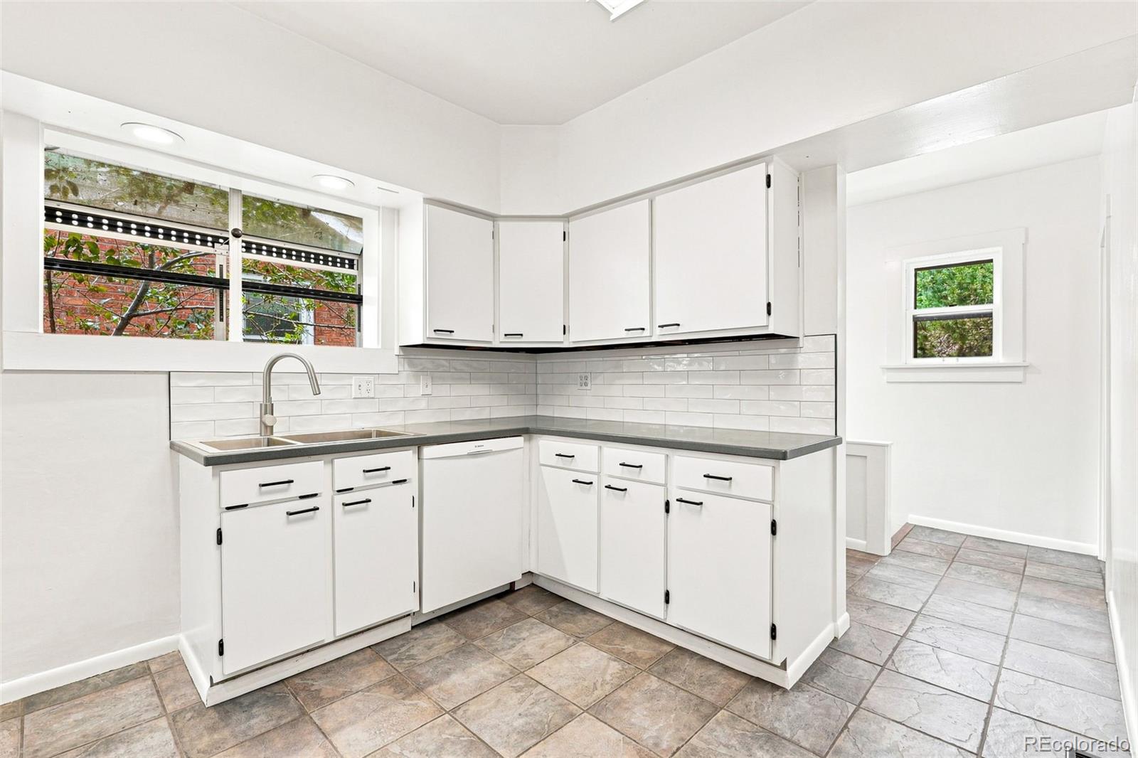 MLS Image #15 for 857  madison street,denver, Colorado