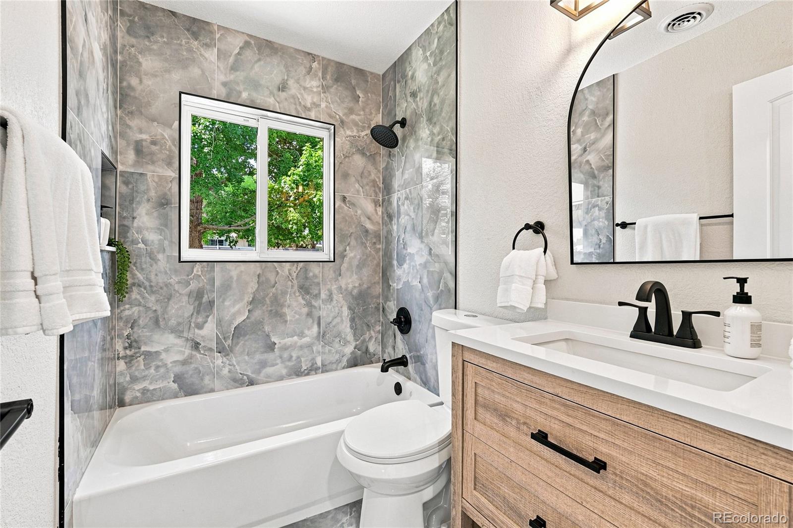 MLS Image #13 for 2711 s linley court,denver, Colorado