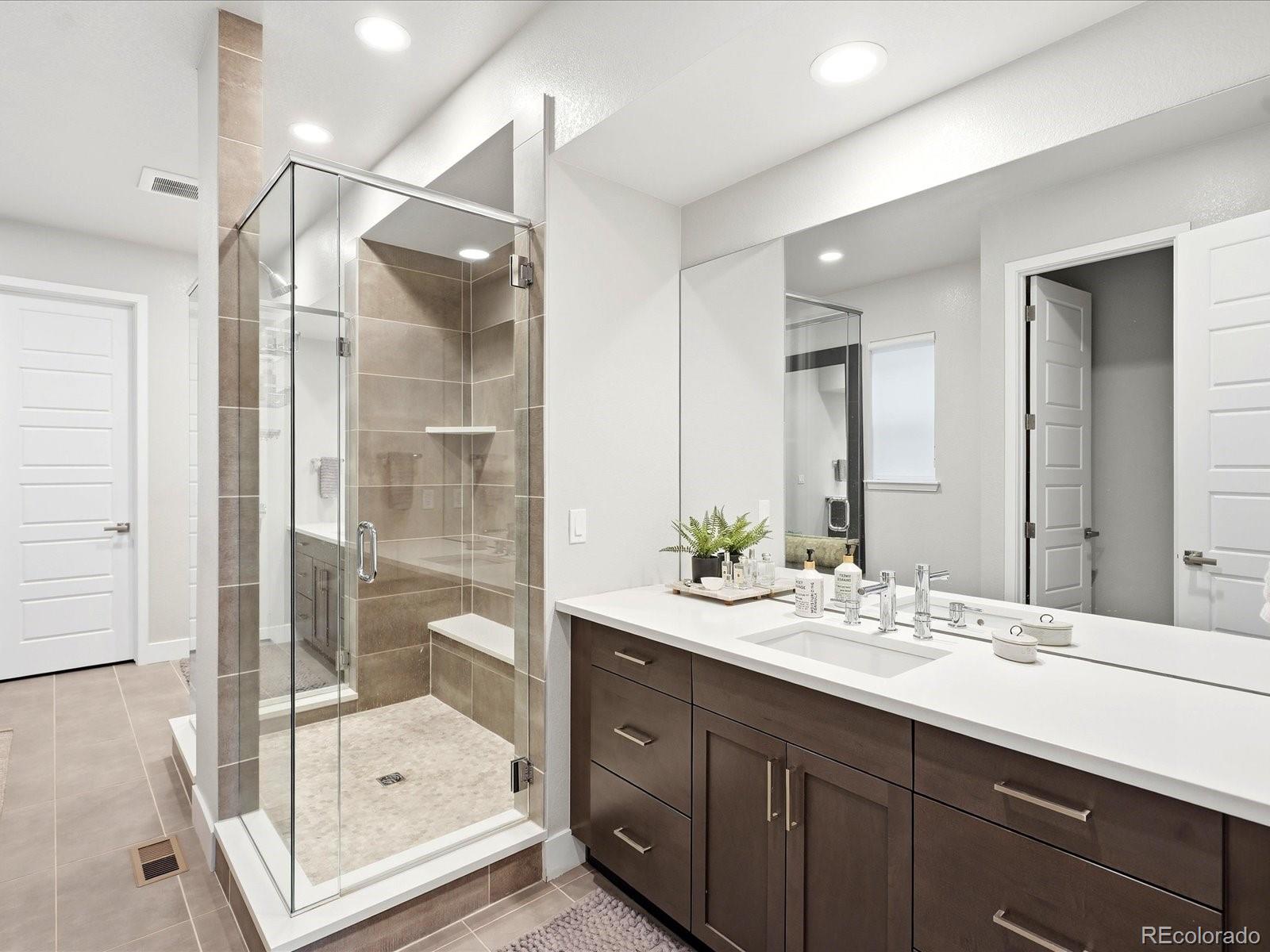 MLS Image #22 for 30 s oneida street,denver, Colorado