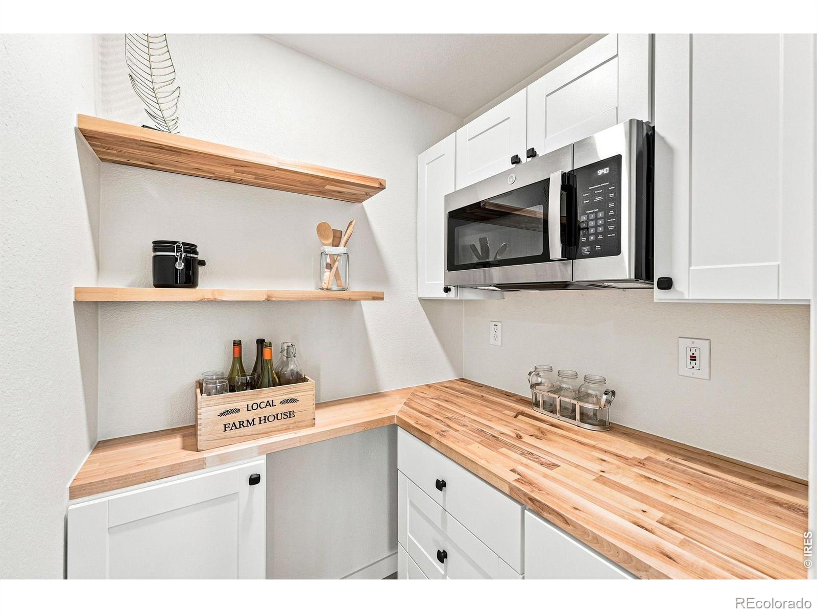 MLS Image #11 for 2927  glendevey drive,loveland, Colorado