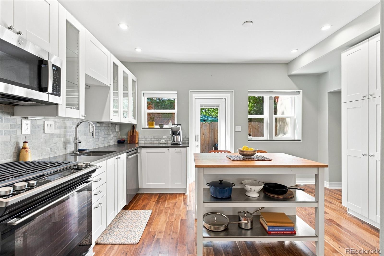 MLS Image #14 for 924 e 22nd avenue,denver, Colorado