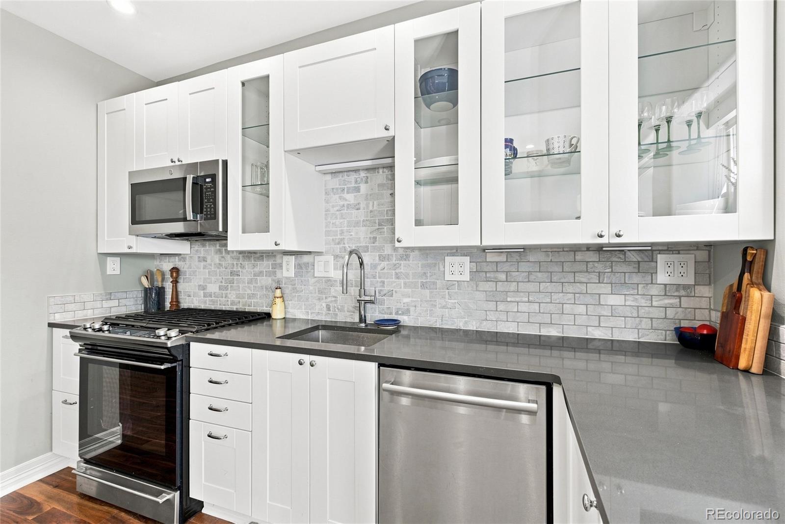 MLS Image #18 for 924 e 22nd avenue,denver, Colorado