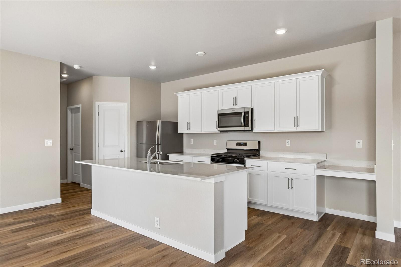 MLS Image #3 for 48140  shetland drive,bennett, Colorado