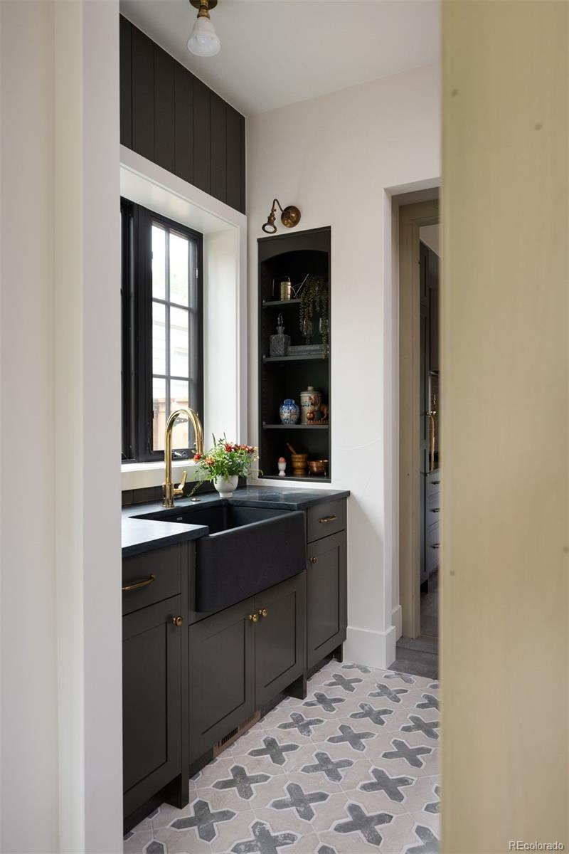 MLS Image #15 for 2070 s saint paul street,denver, Colorado