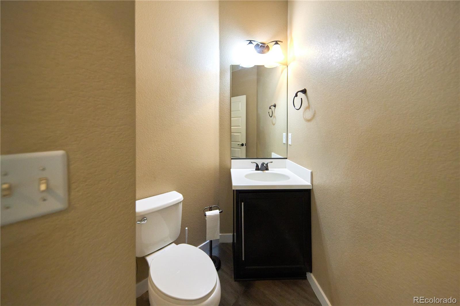 MLS Image #12 for 25462 e 2nd place,aurora, Colorado
