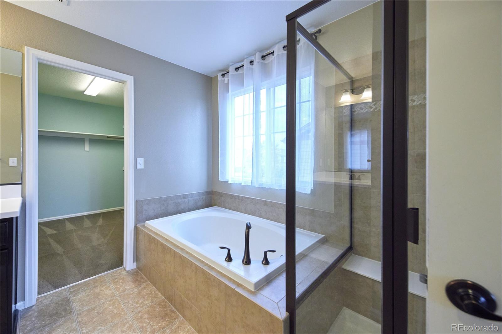 MLS Image #27 for 25462 e 2nd place,aurora, Colorado