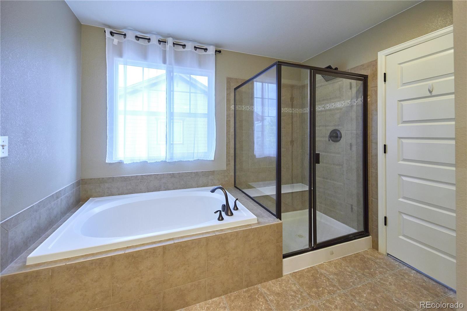 MLS Image #28 for 25462 e 2nd place,aurora, Colorado