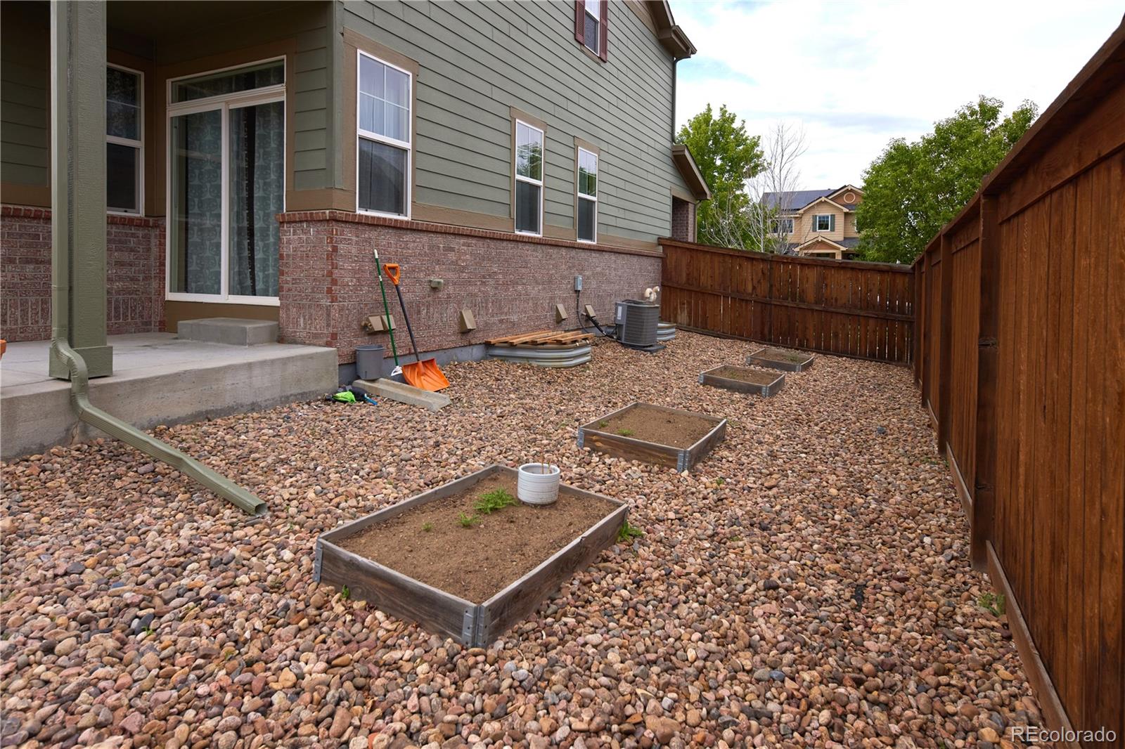 MLS Image #46 for 25462 e 2nd place,aurora, Colorado
