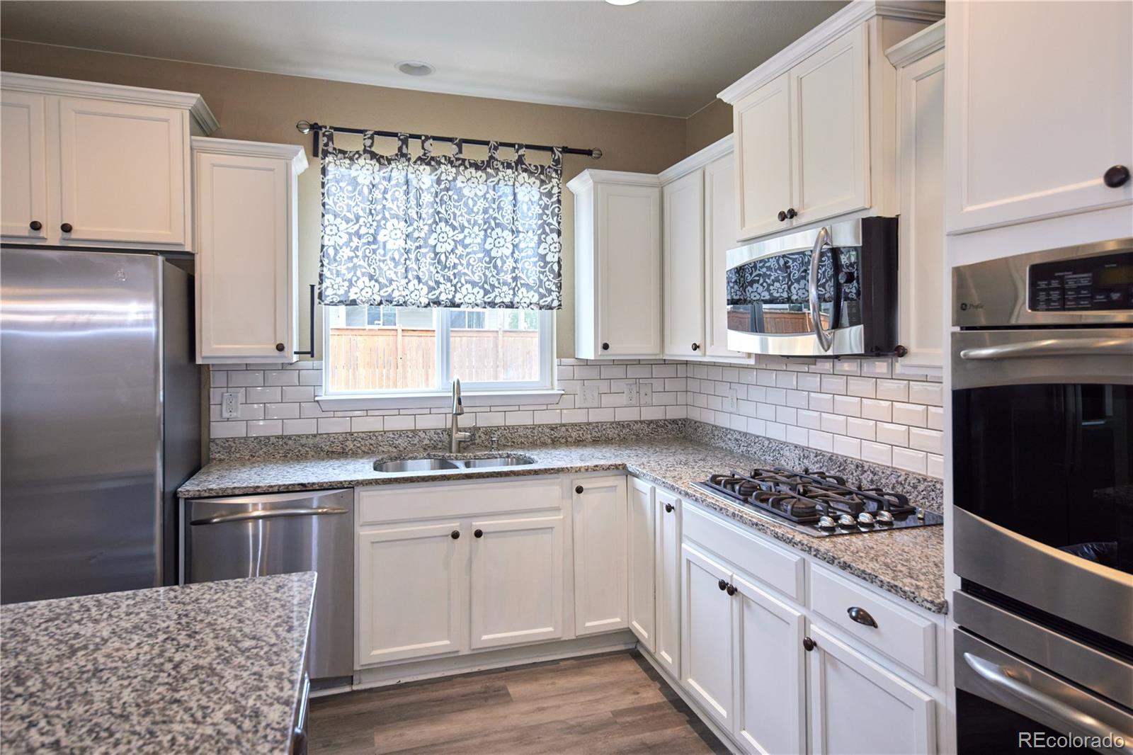 MLS Image #9 for 25462 e 2nd place,aurora, Colorado