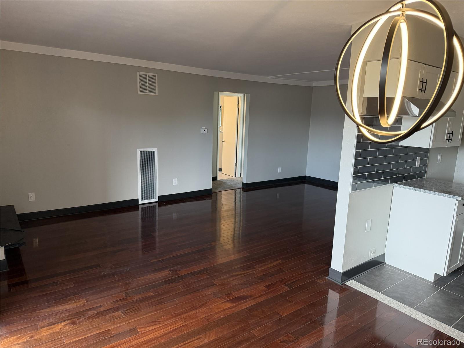 MLS Image #7 for 252 n pennsylvania street,denver, Colorado