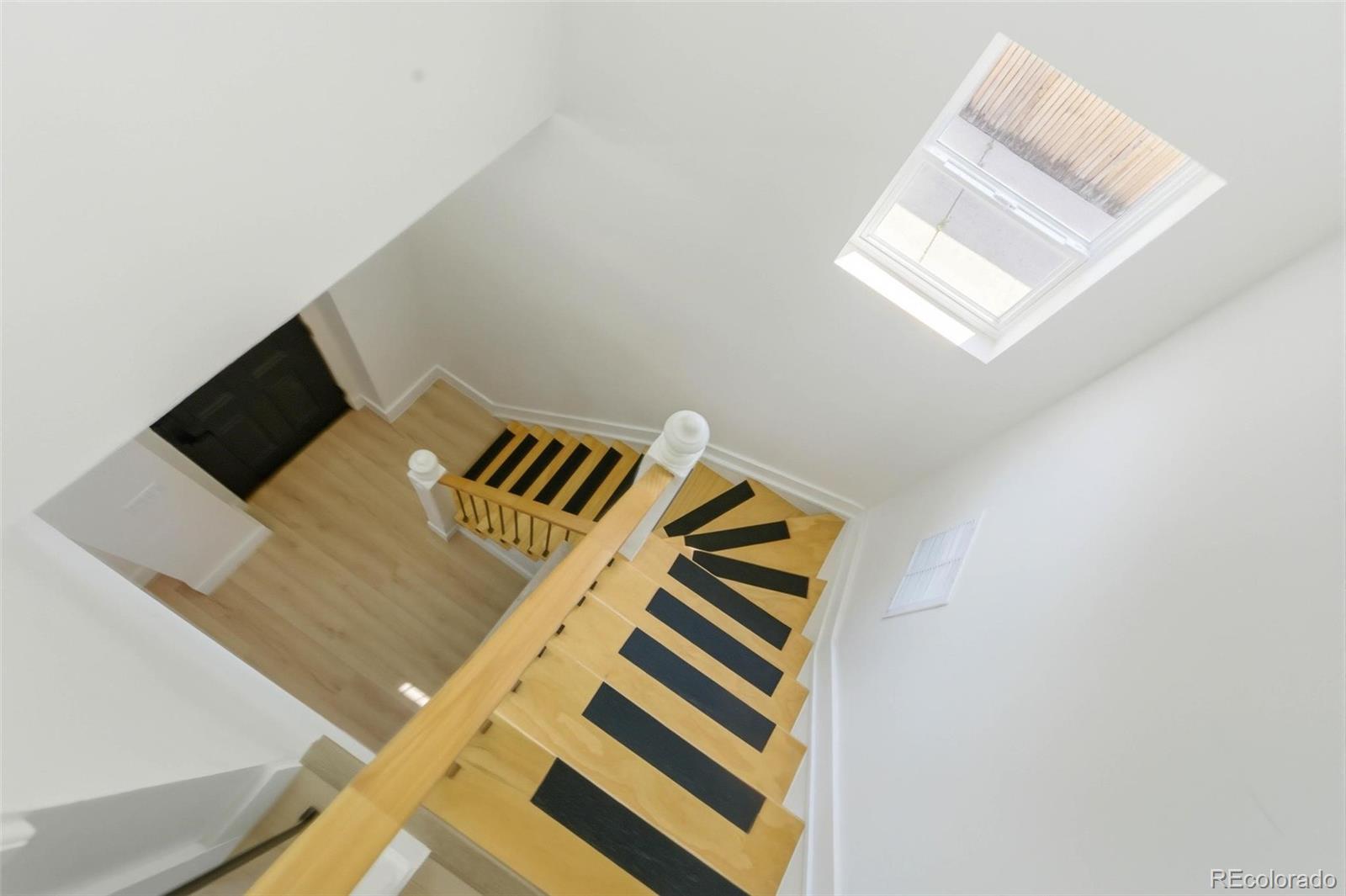 MLS Image #13 for 512 w 8th avenue,denver, Colorado
