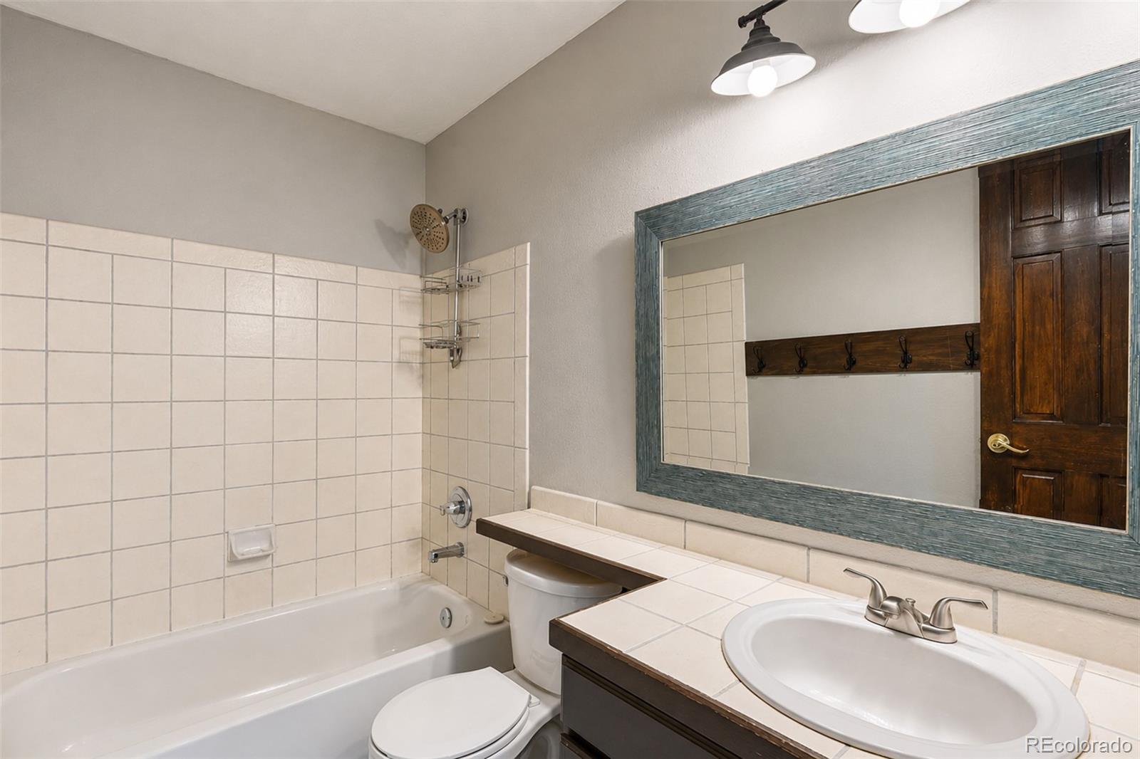 MLS Image #16 for 22351 e lake place,aurora, Colorado
