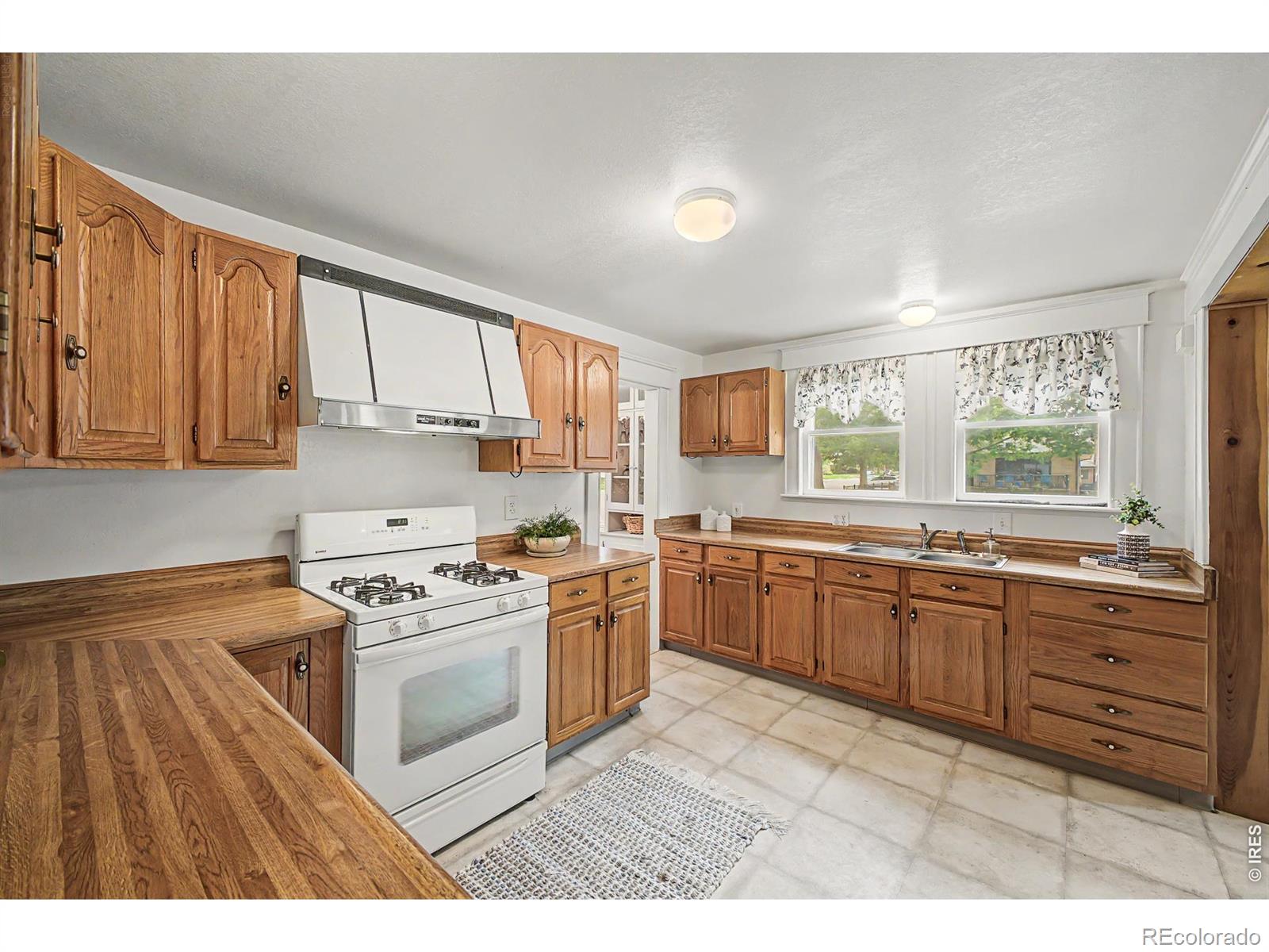 MLS Image #10 for 928  6th avenue,longmont, Colorado