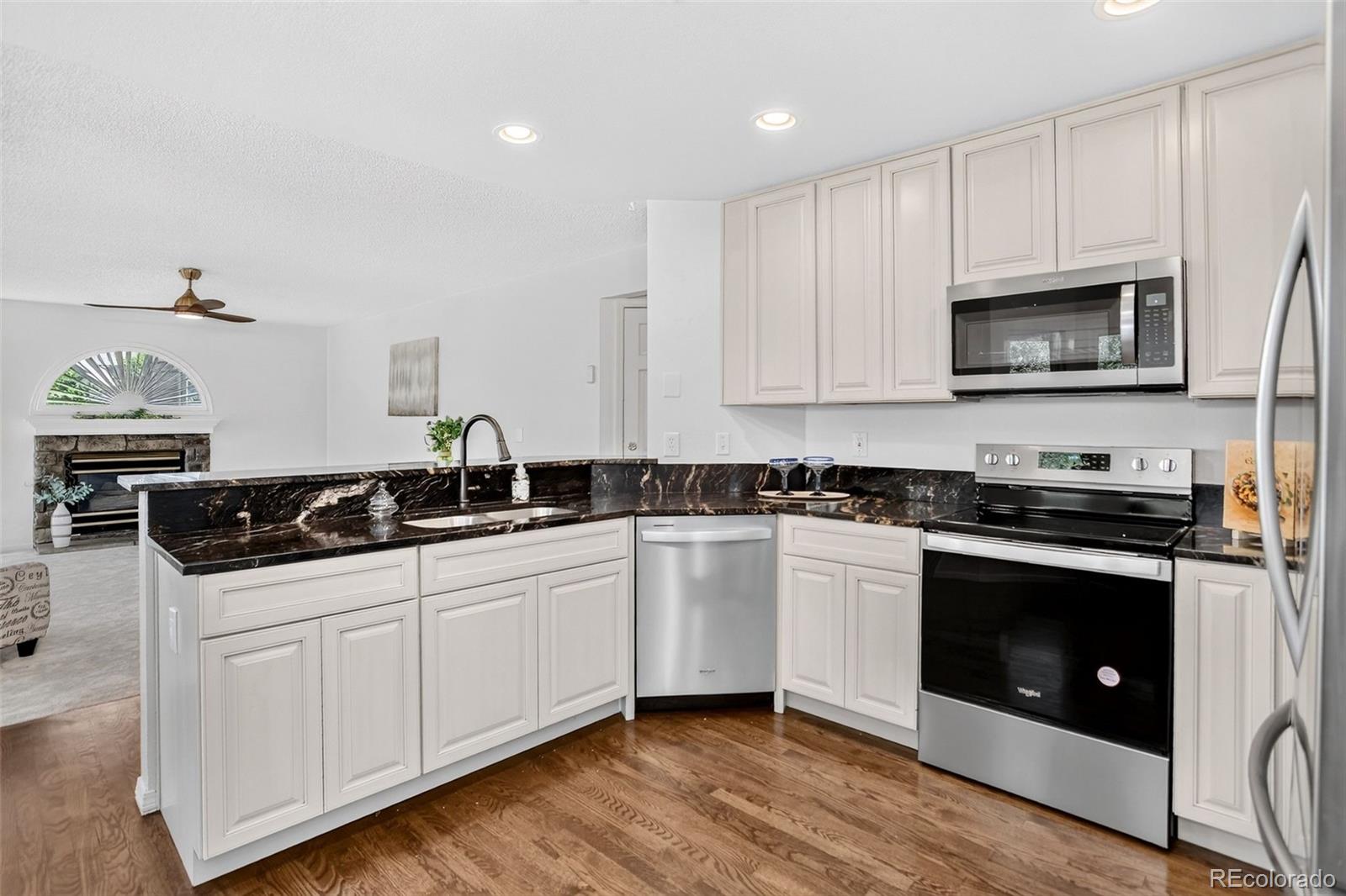MLS Image #5 for 16392 e hialeah drive,centennial, Colorado