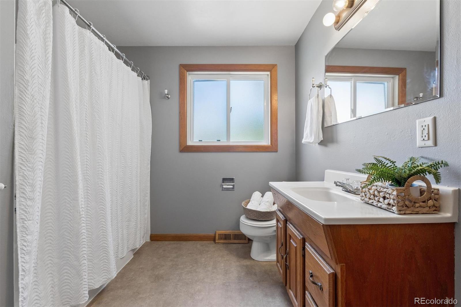 MLS Image #10 for 870  10th street,berthoud, Colorado