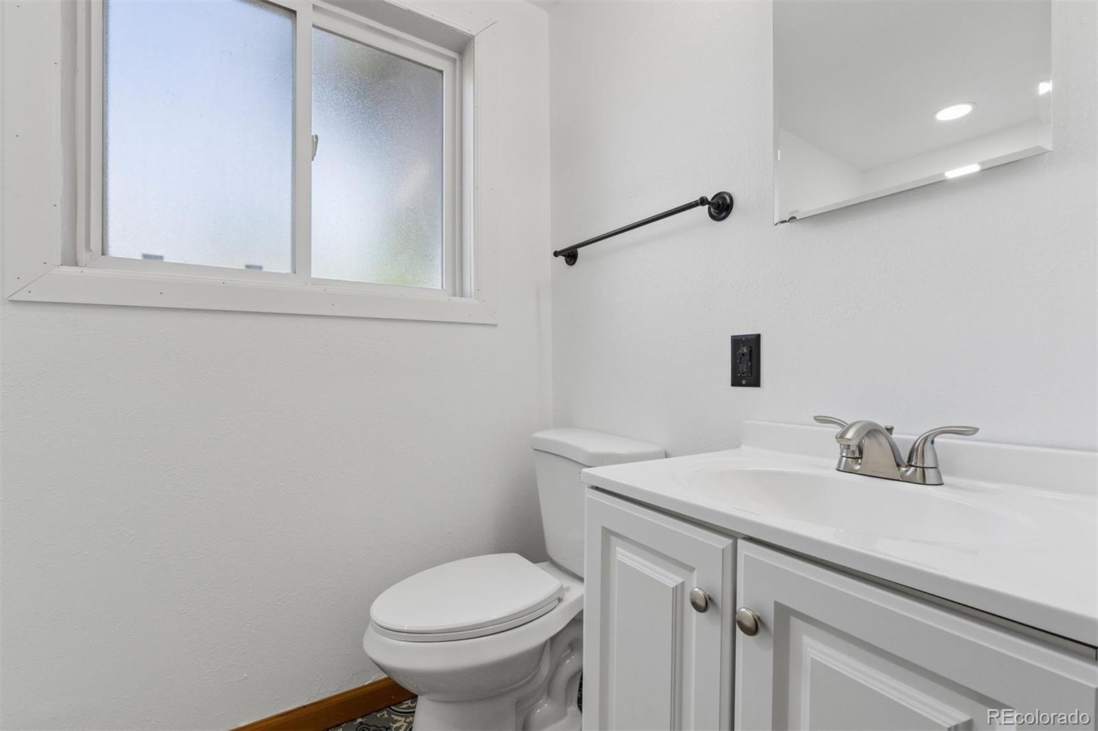 MLS Image #16 for 870  10th street,berthoud, Colorado