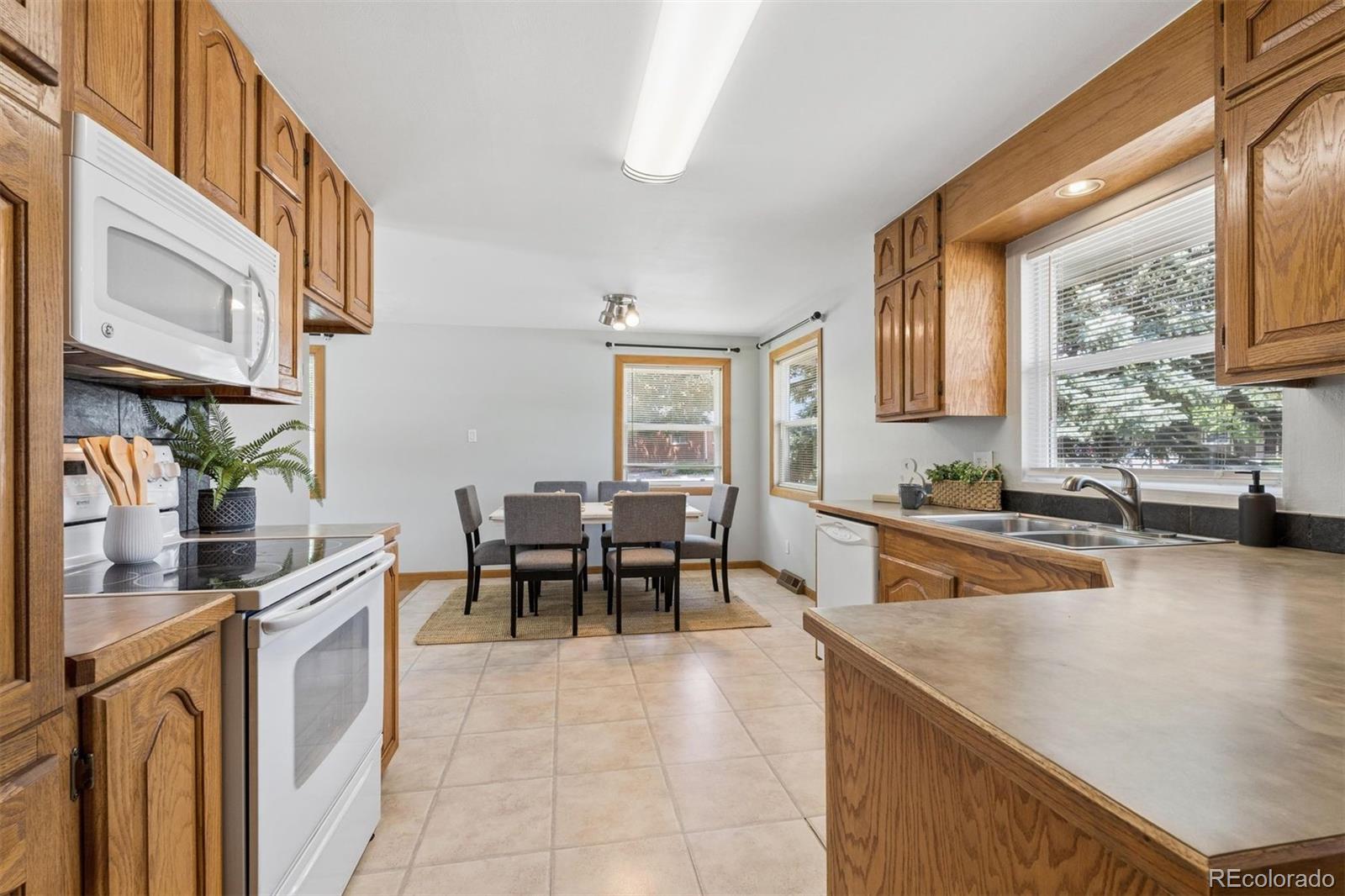 MLS Image #4 for 870  10th street,berthoud, Colorado