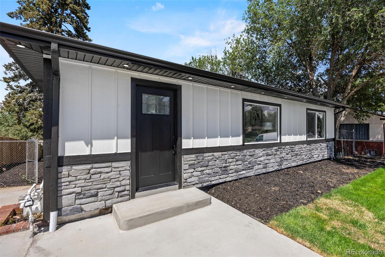 MLS Image #5 for 2131 w gill place,denver, Colorado