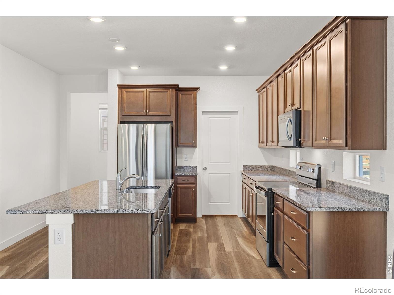 MLS Image #11 for 4532  heatherhill court,longmont, Colorado
