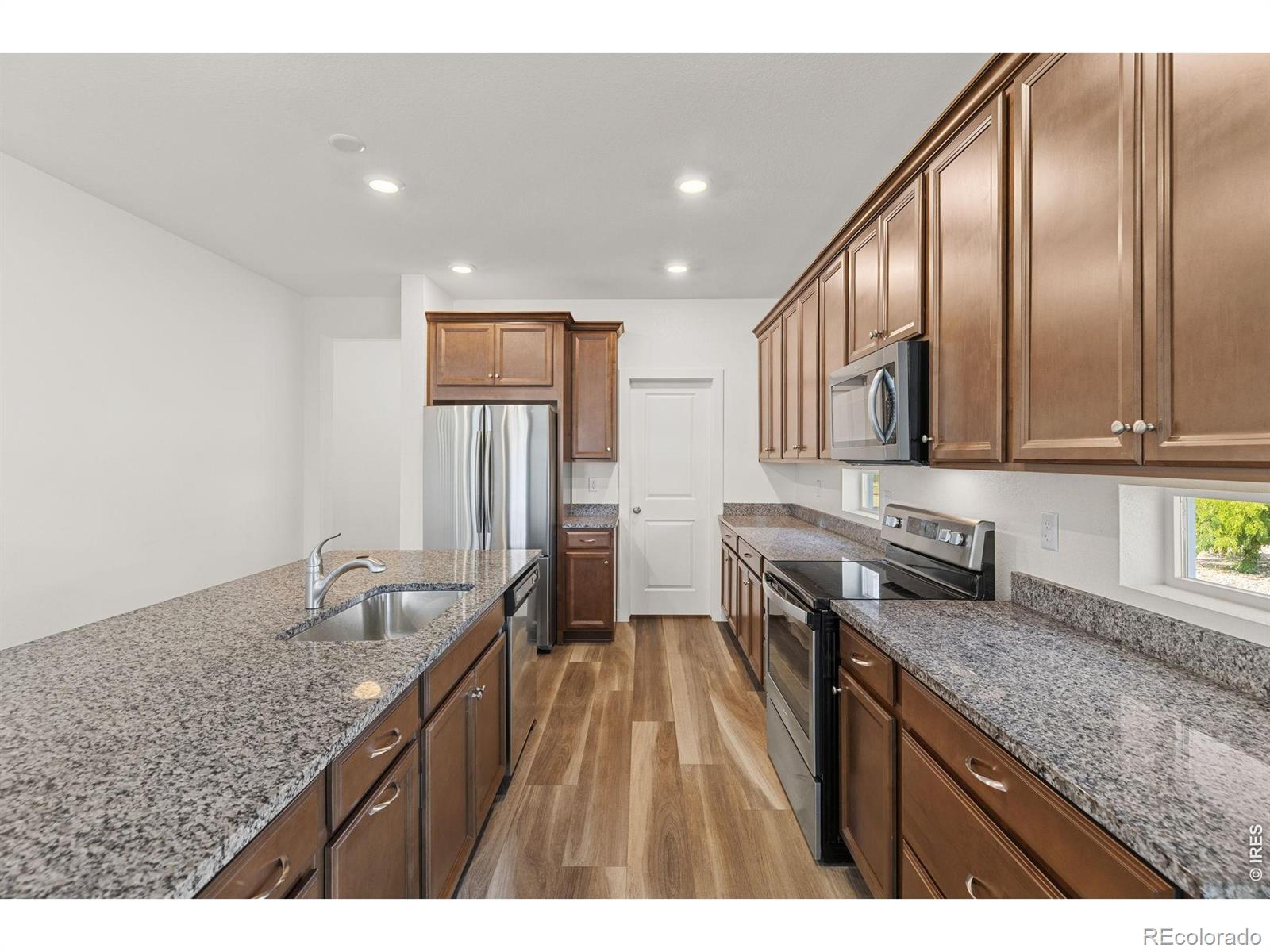 MLS Image #14 for 4532  heatherhill court,longmont, Colorado
