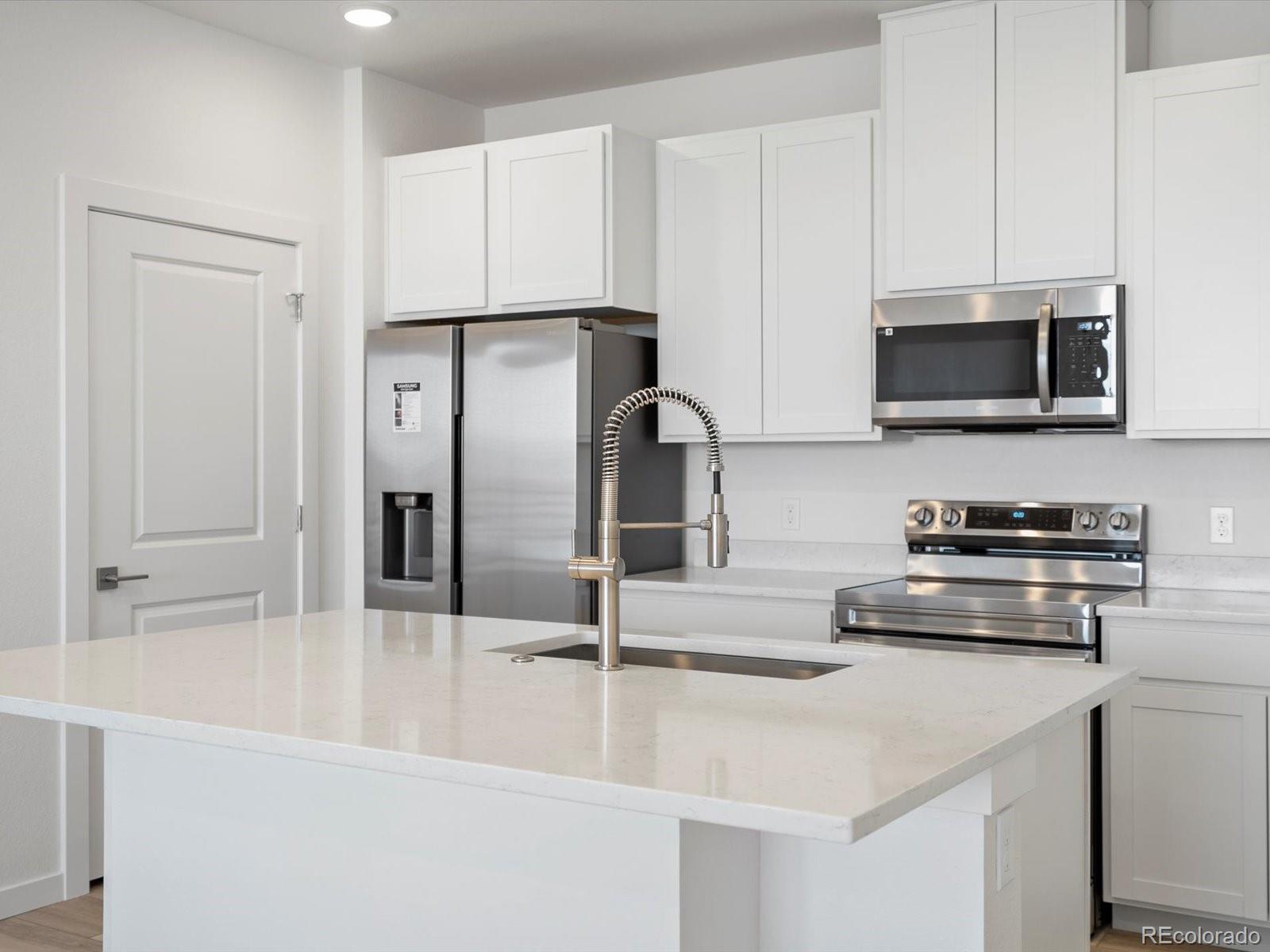 MLS Image #10 for 6153 n ceylon street,denver, Colorado