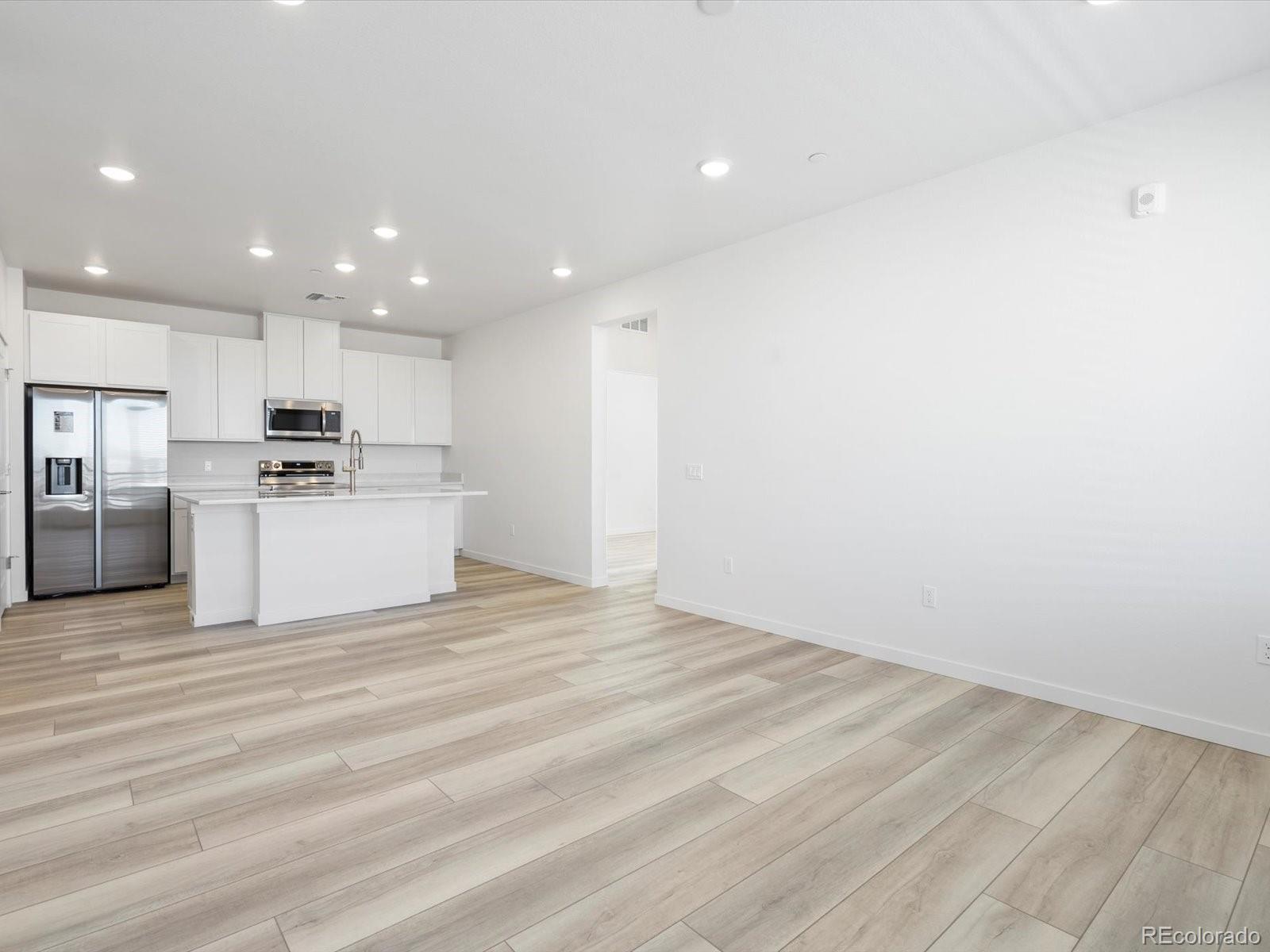 MLS Image #12 for 6153 n ceylon street,denver, Colorado