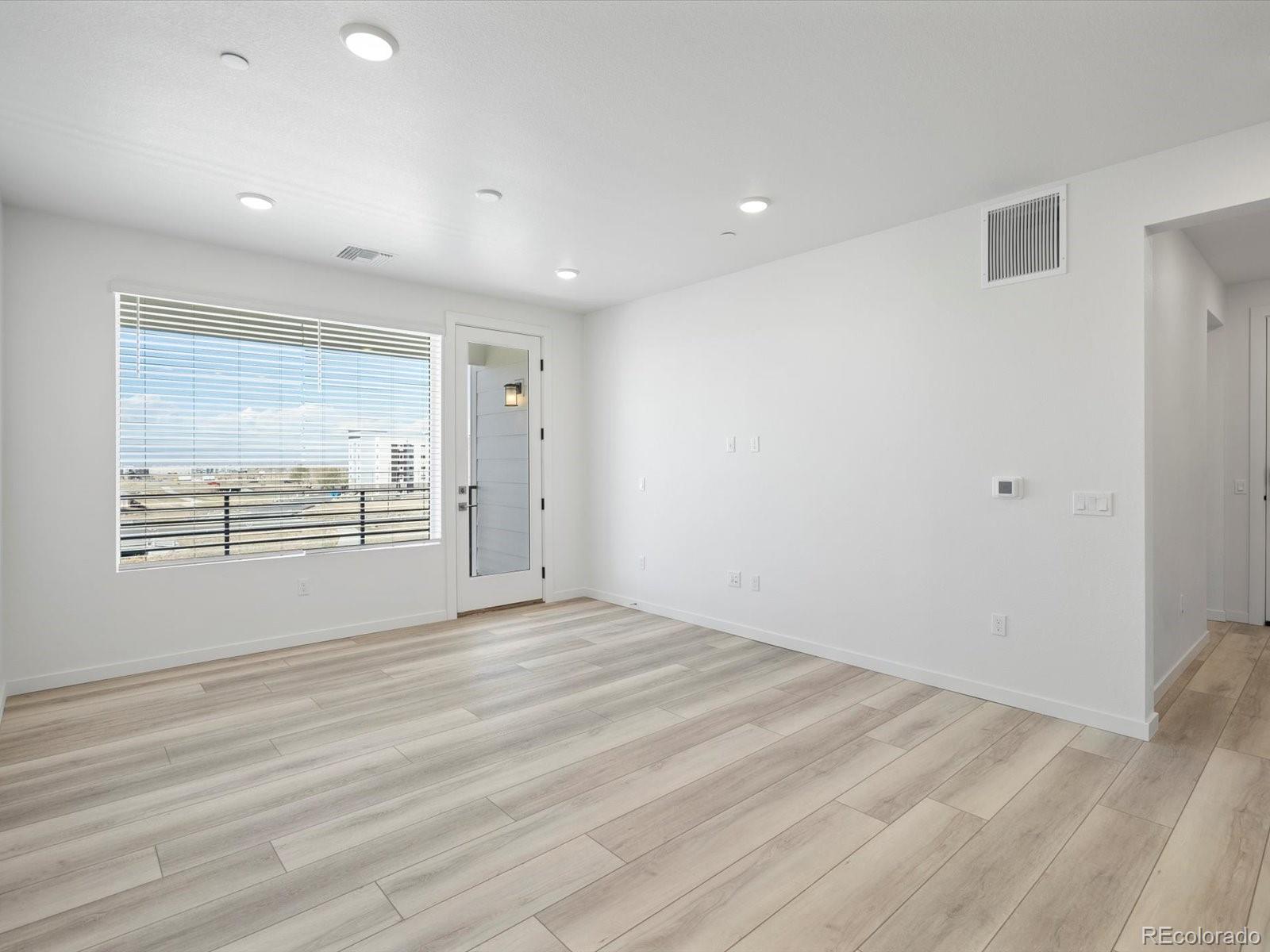 MLS Image #15 for 6153 n ceylon street,denver, Colorado