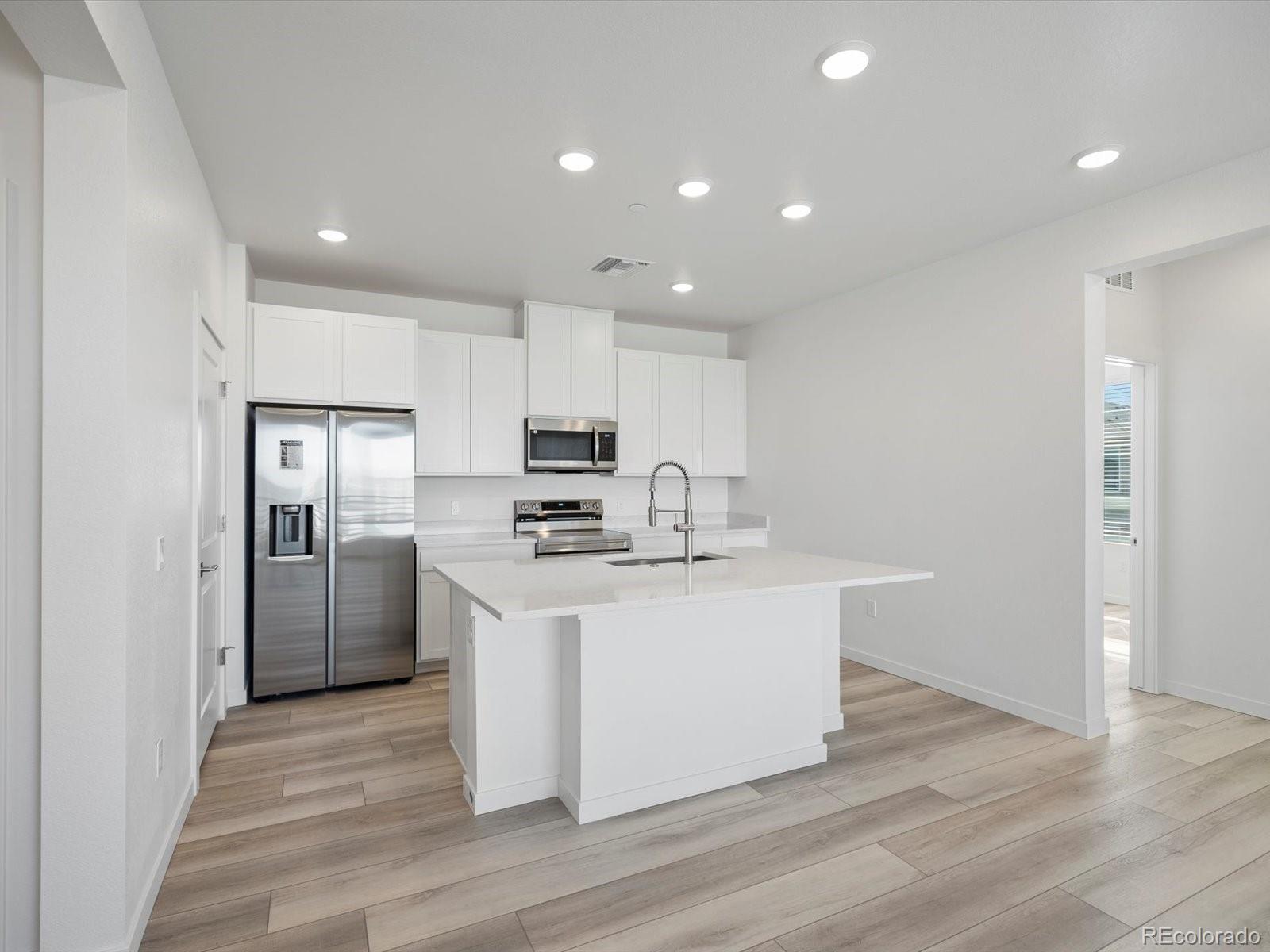 MLS Image #5 for 6153 n ceylon street,denver, Colorado