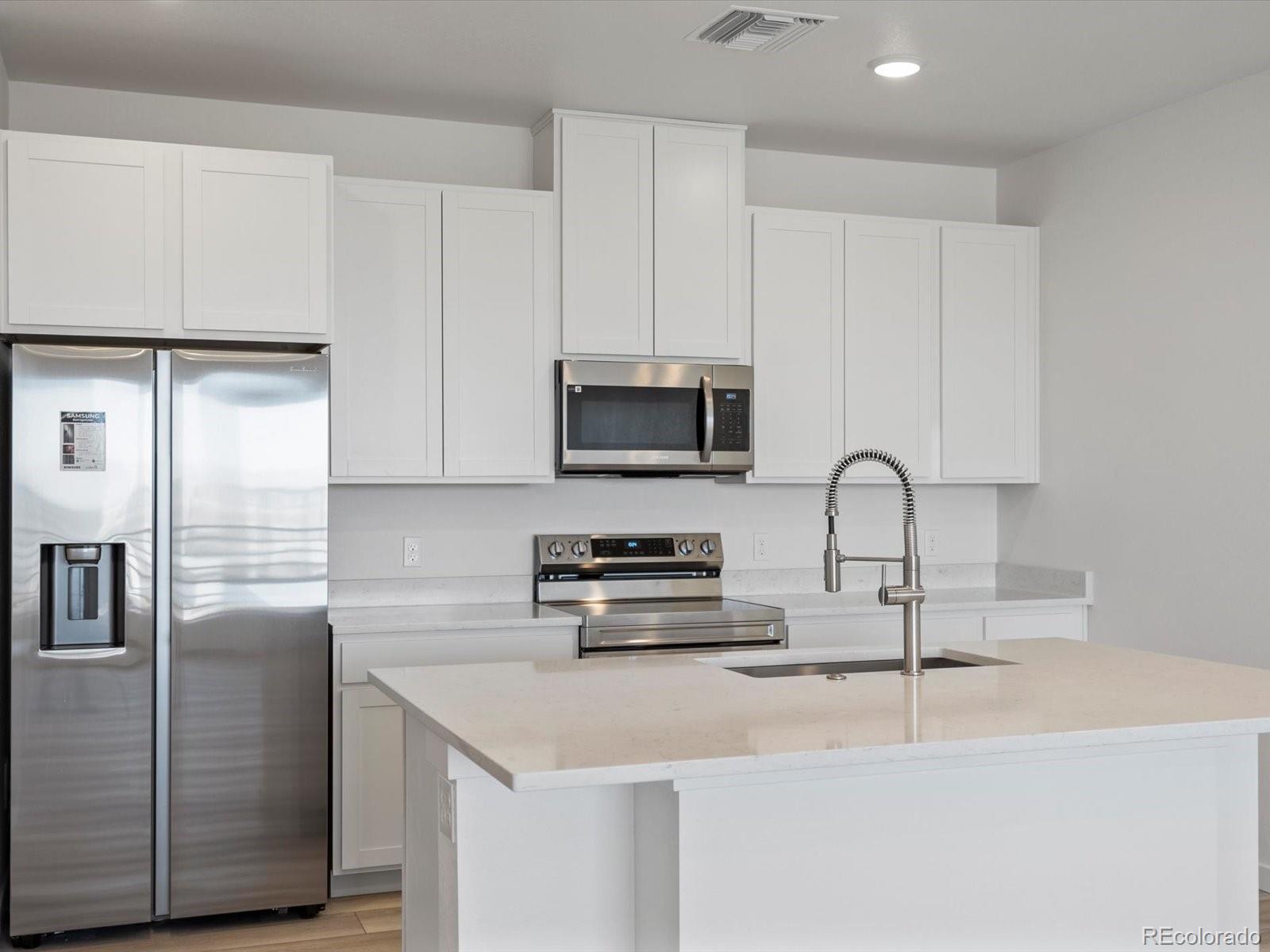 MLS Image #6 for 6153 n ceylon street,denver, Colorado