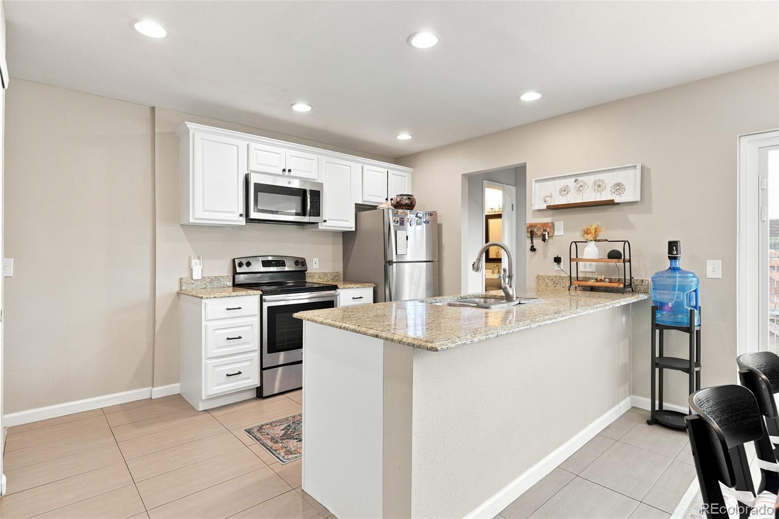 MLS Image #9 for 1935 s peoria street,aurora, Colorado
