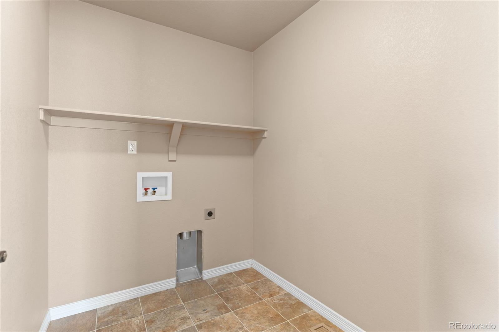 MLS Image #23 for 7926  dutchl loop,colorado springs, Colorado