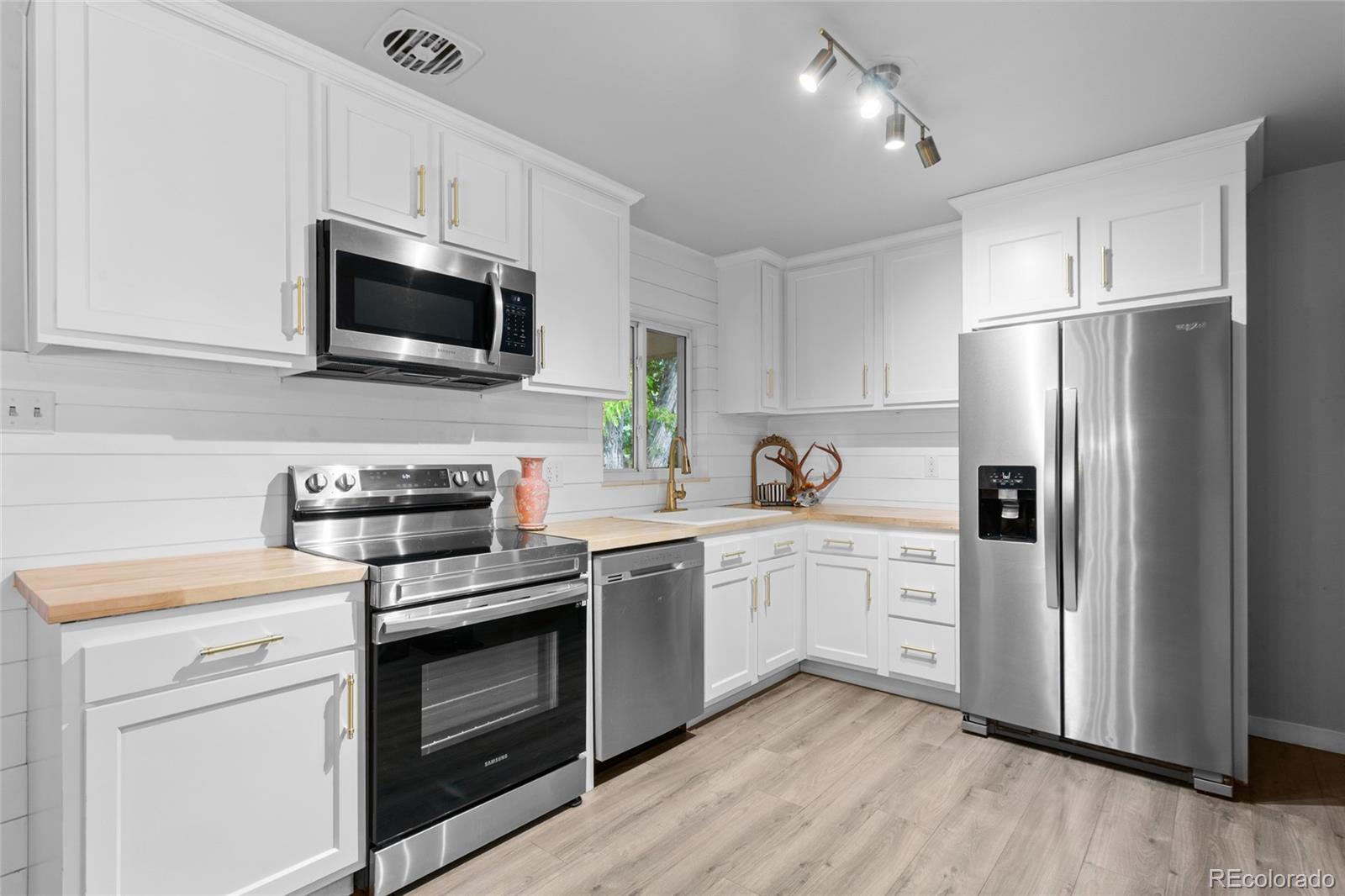 MLS Image #11 for 6487  independence way,arvada, Colorado