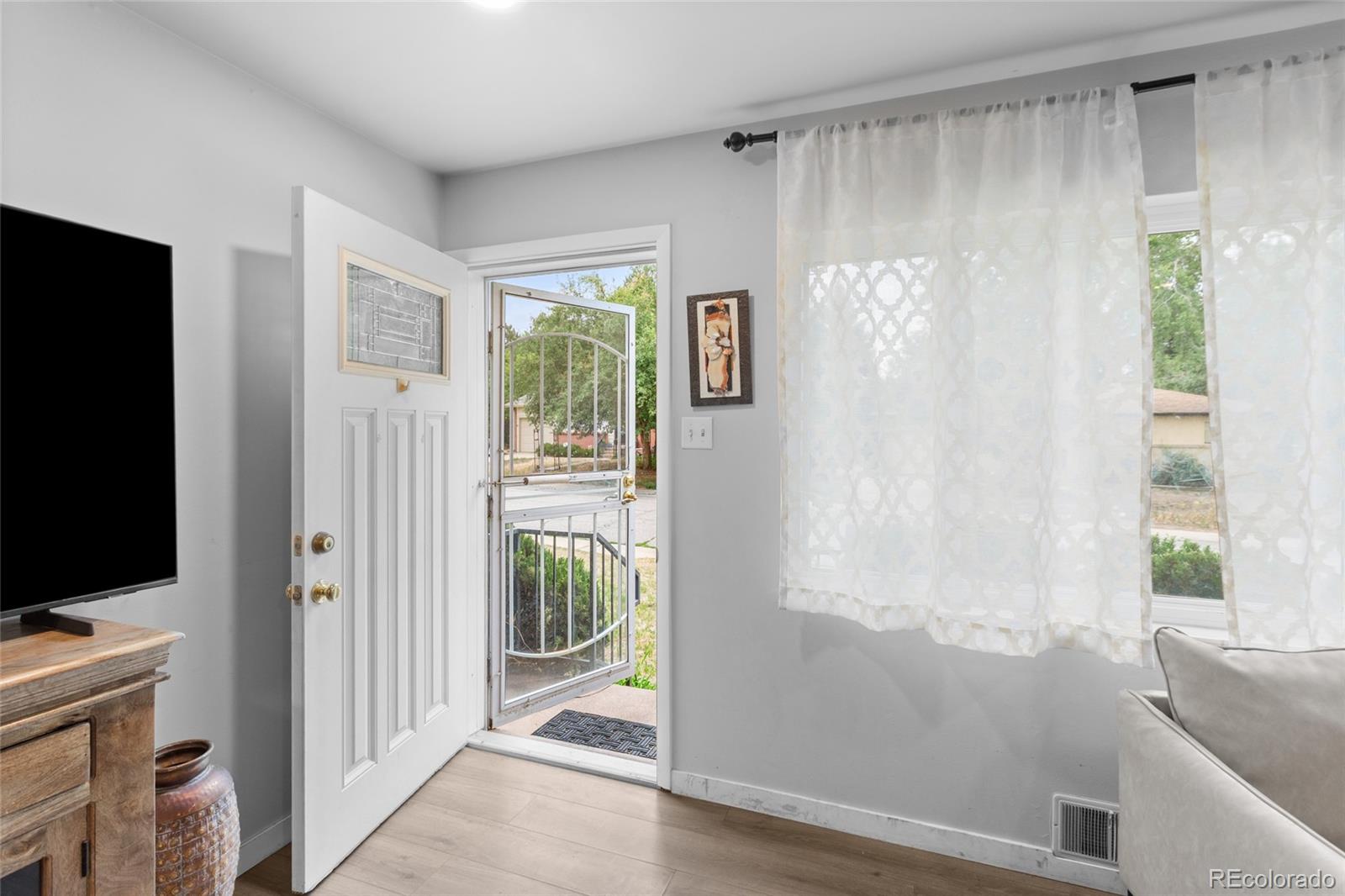 MLS Image #3 for 6487  independence way,arvada, Colorado