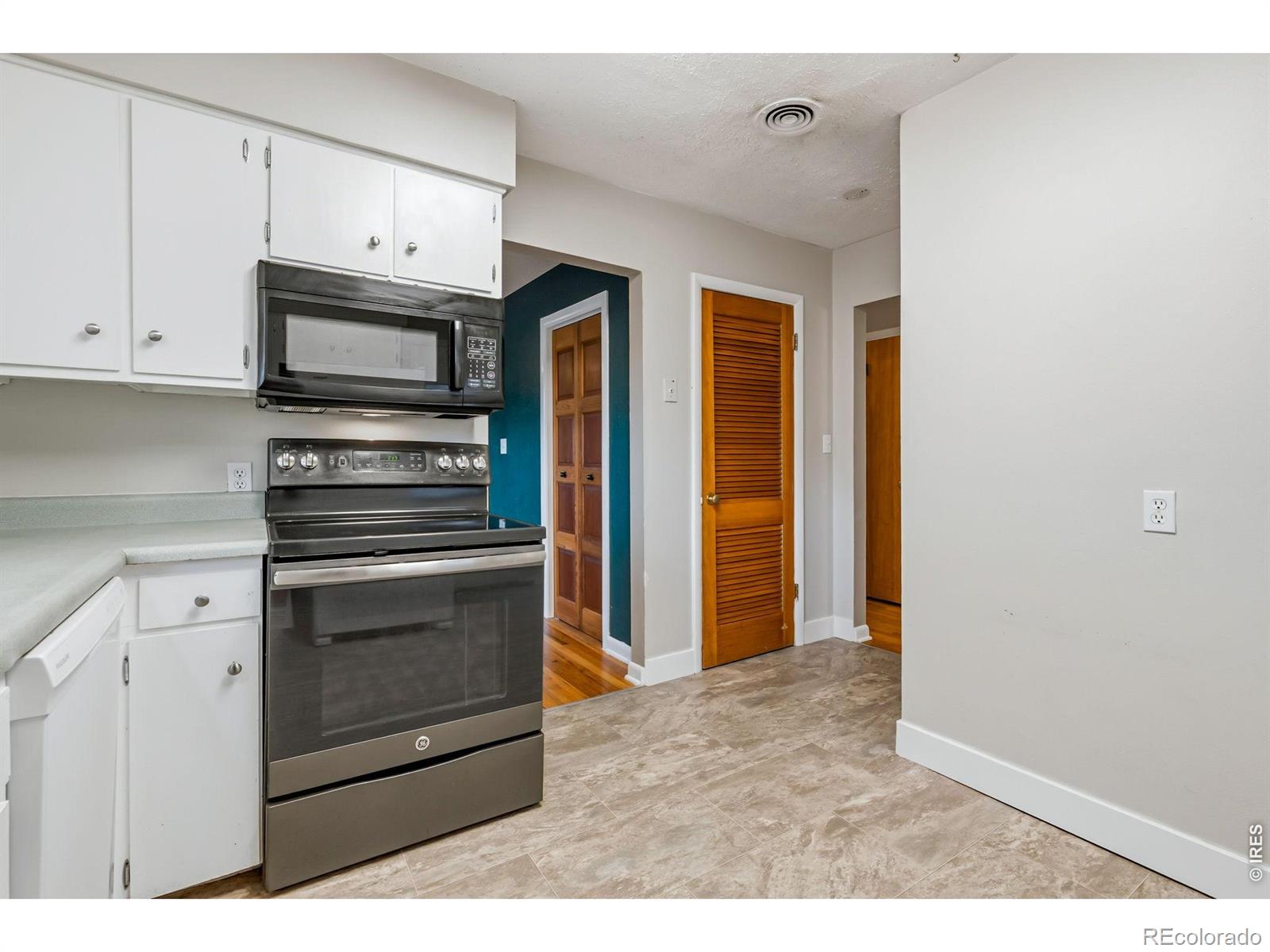 MLS Image #15 for 1709  dale court,fort collins, Colorado