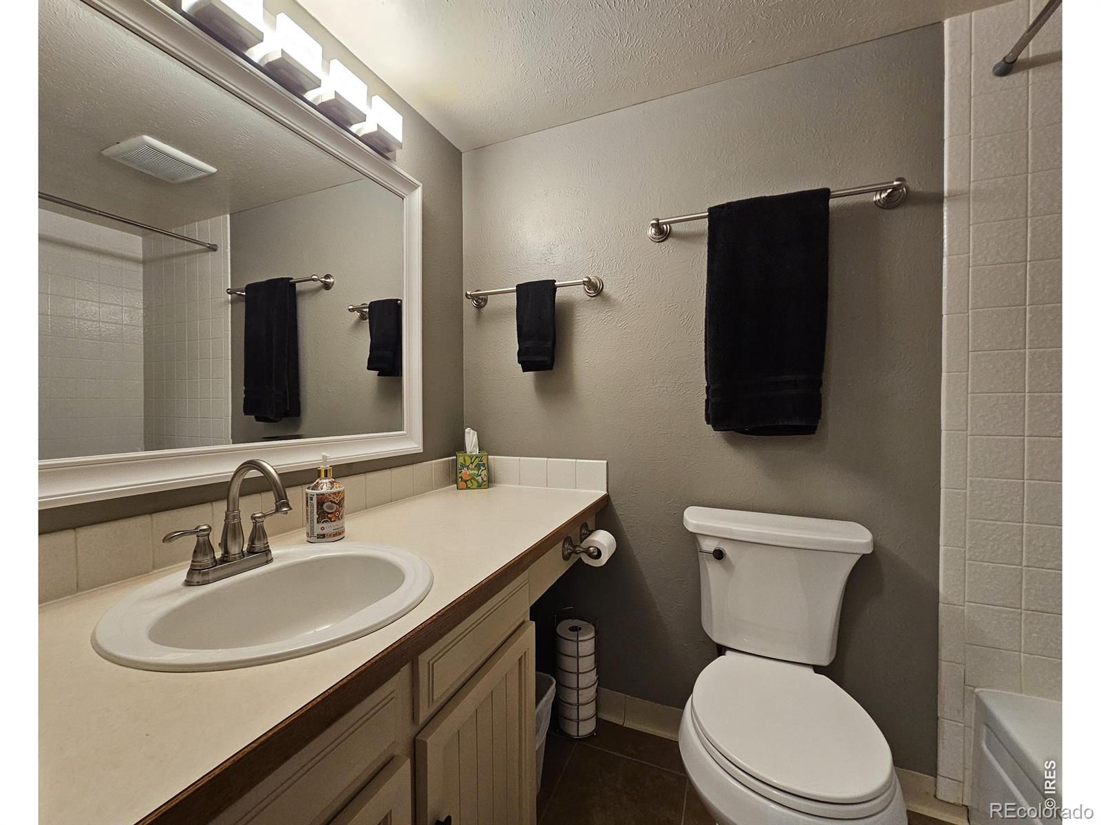 MLS Image #10 for 625  manhattan place,boulder, Colorado
