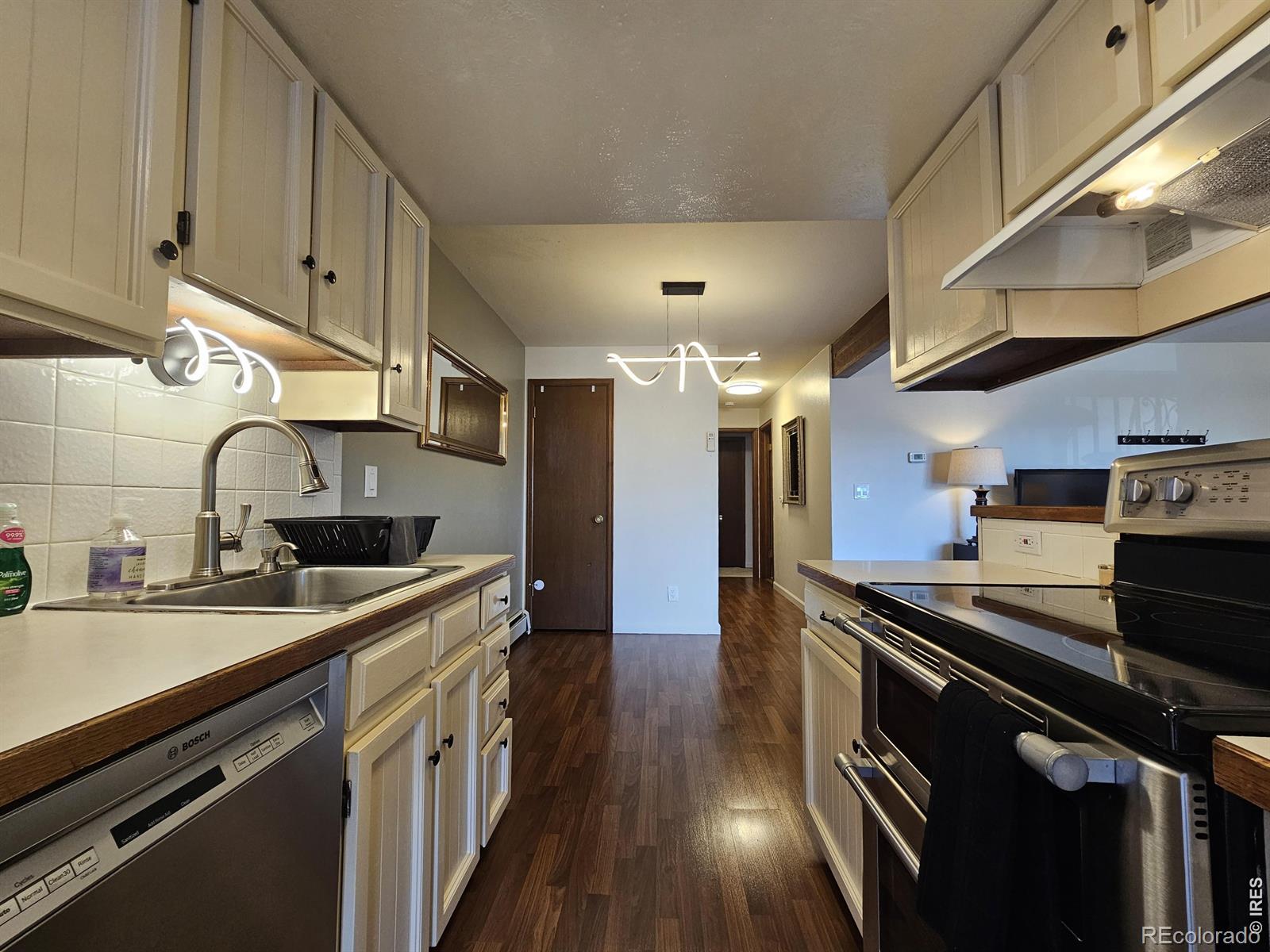 MLS Image #9 for 625  manhattan place,boulder, Colorado