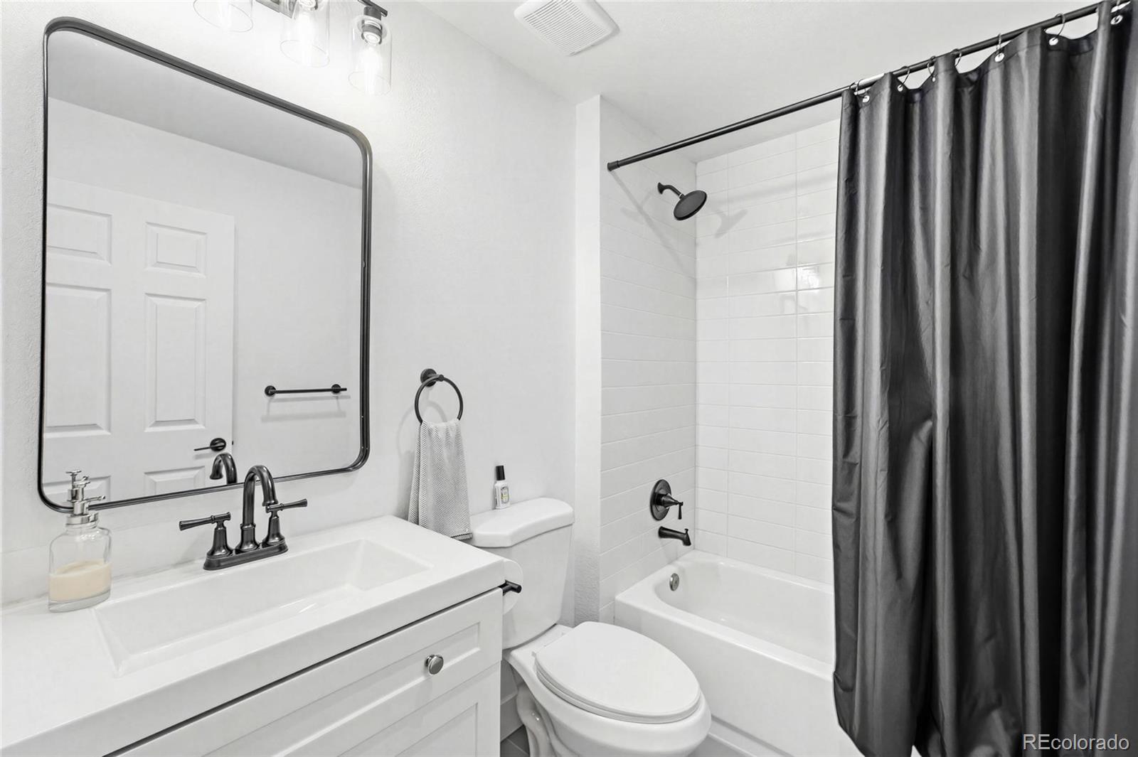 MLS Image #18 for 4151 e 115th place,denver, Colorado