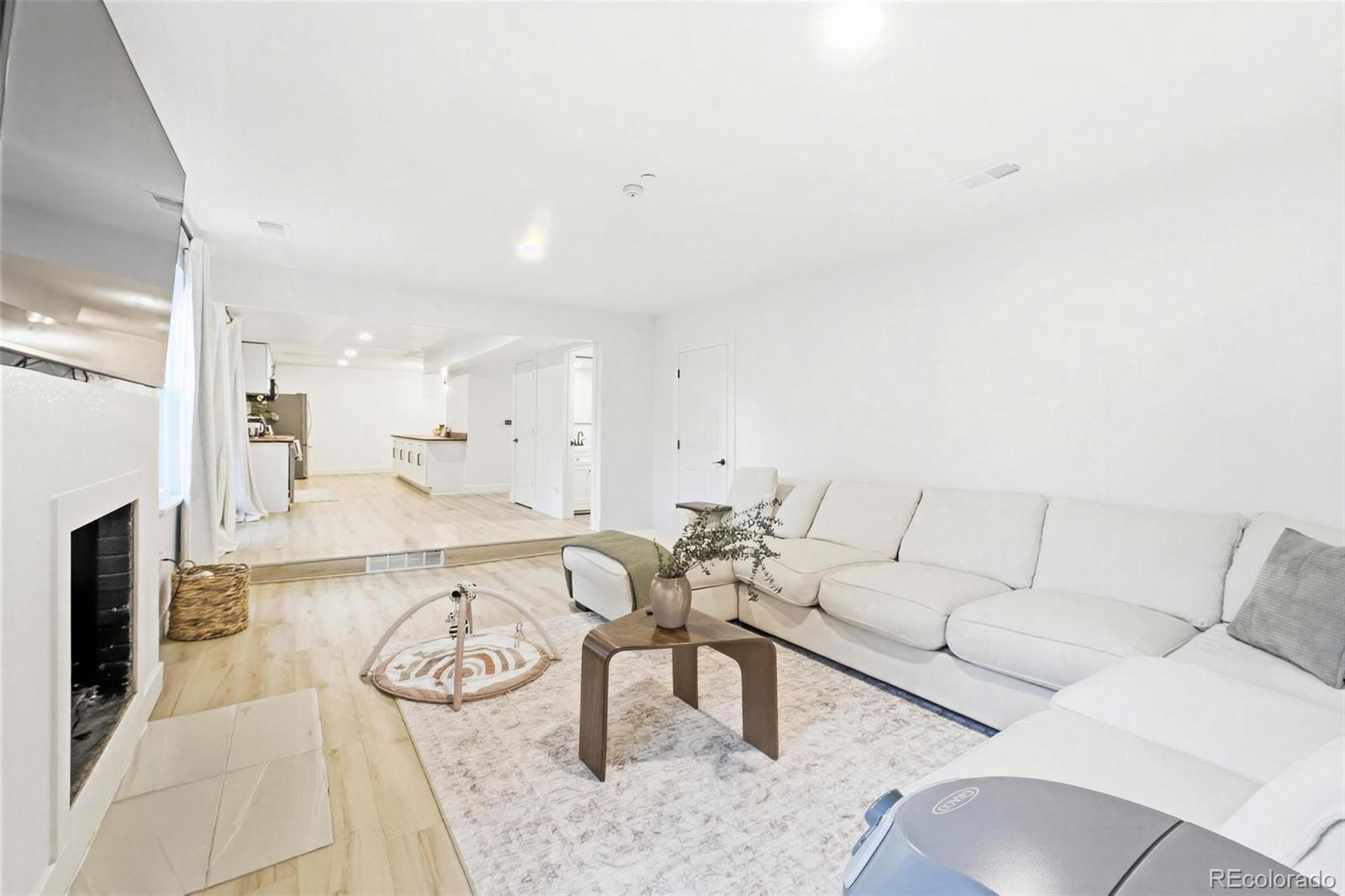 MLS Image #7 for 4151 e 115th place,denver, Colorado