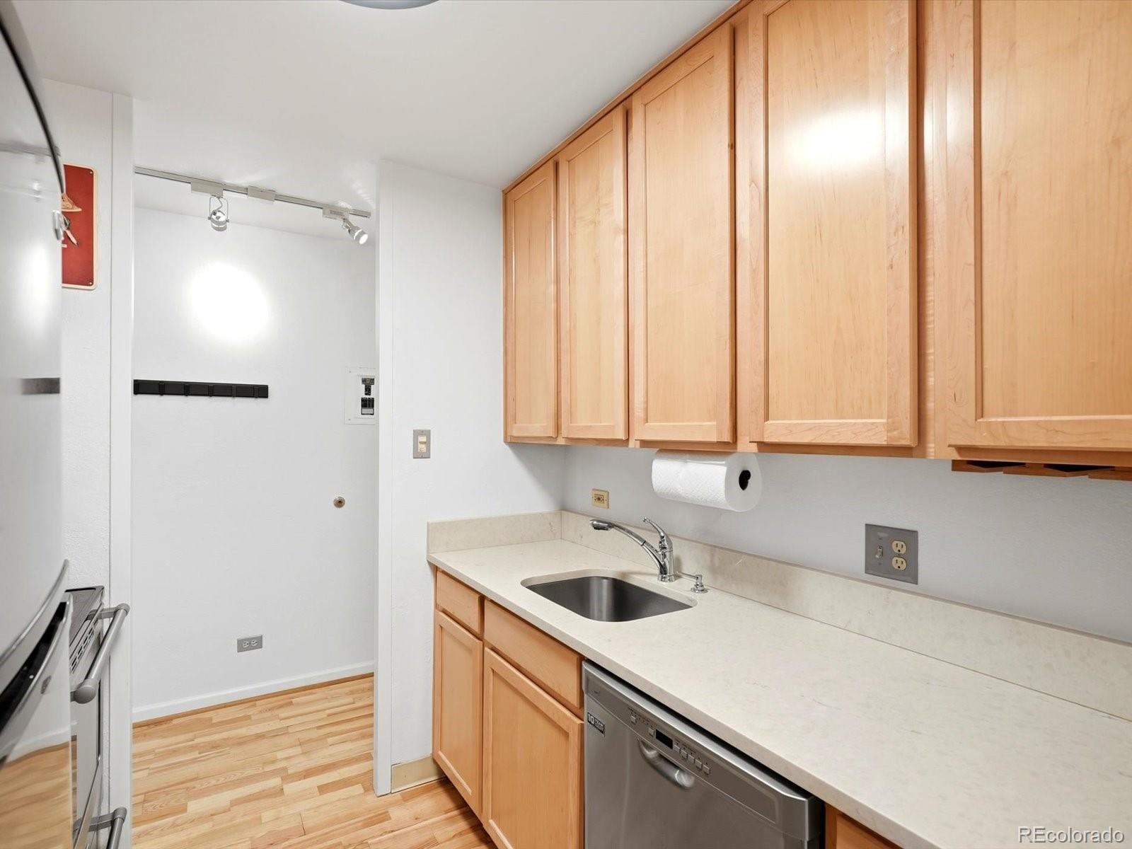 MLS Image #8 for 1200  vine street 5e,denver, Colorado