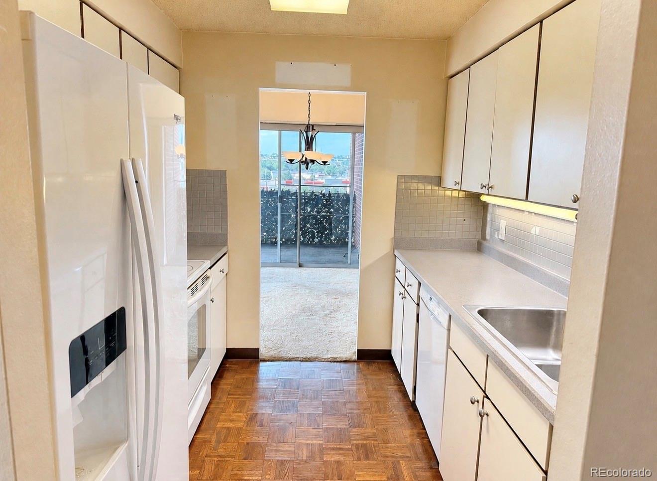 MLS Image #9 for 411  lakewood circle,colorado springs, Colorado