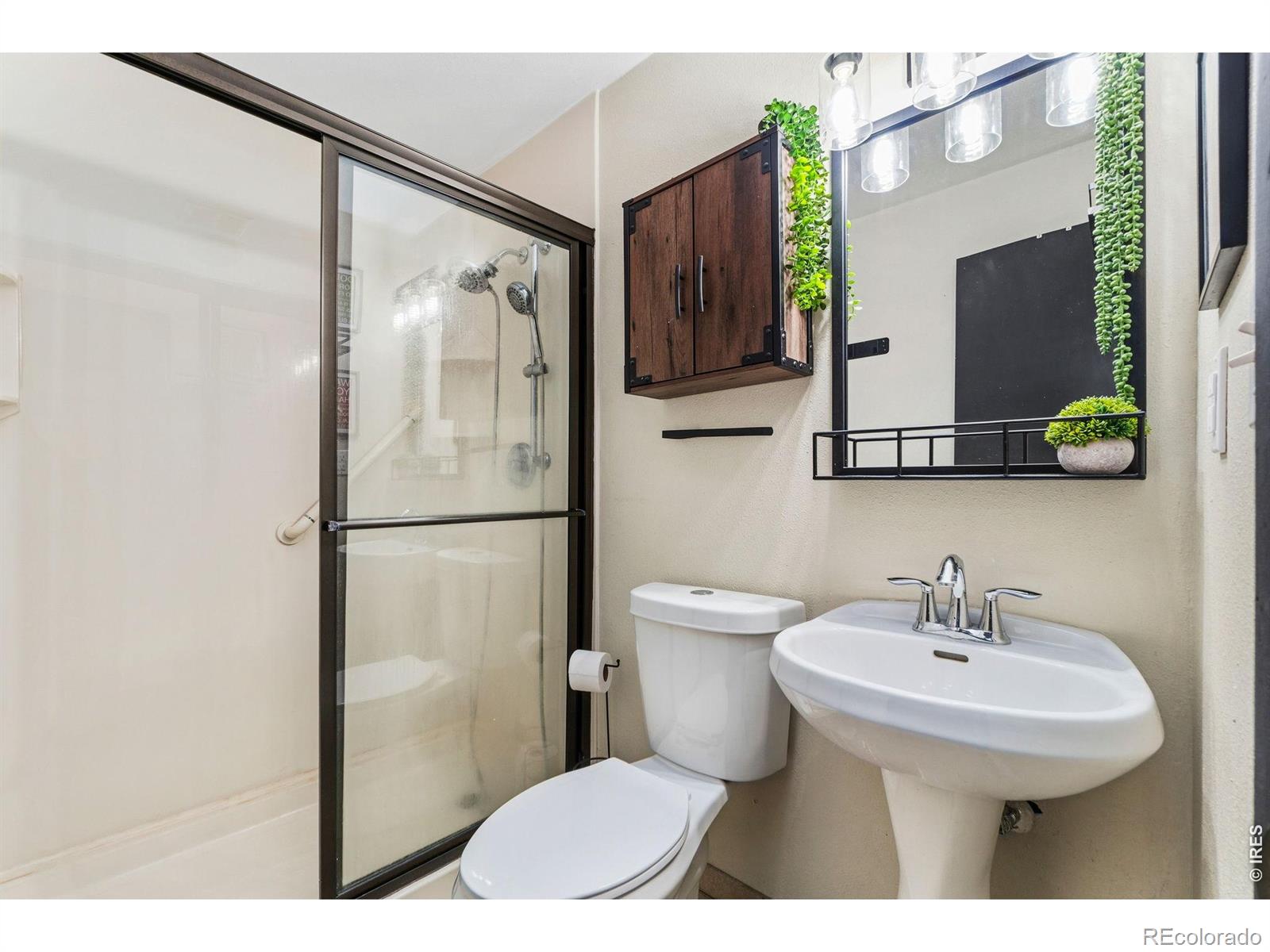 MLS Image #10 for 2850 n steele street,denver, Colorado