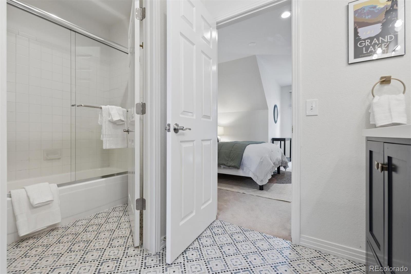 MLS Image #30 for 122  jackson street,denver, Colorado